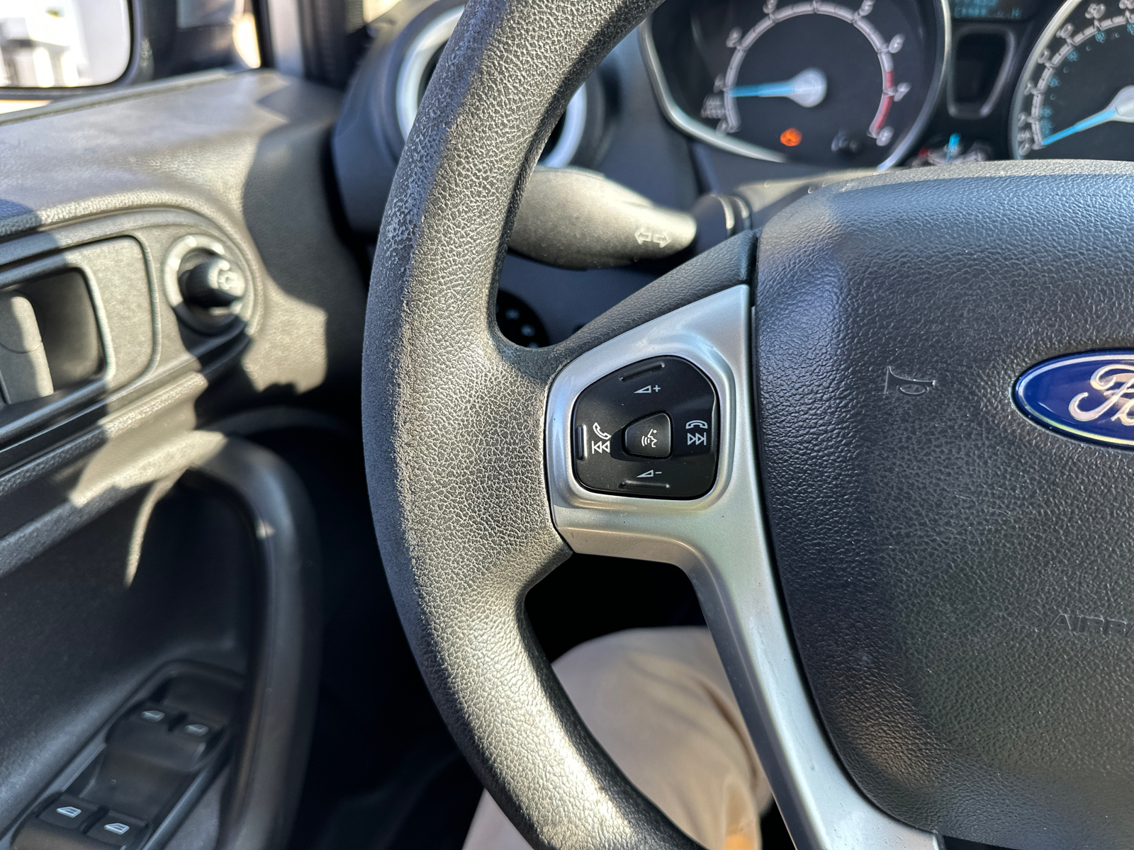 2019 Ford Fiesta SE 32