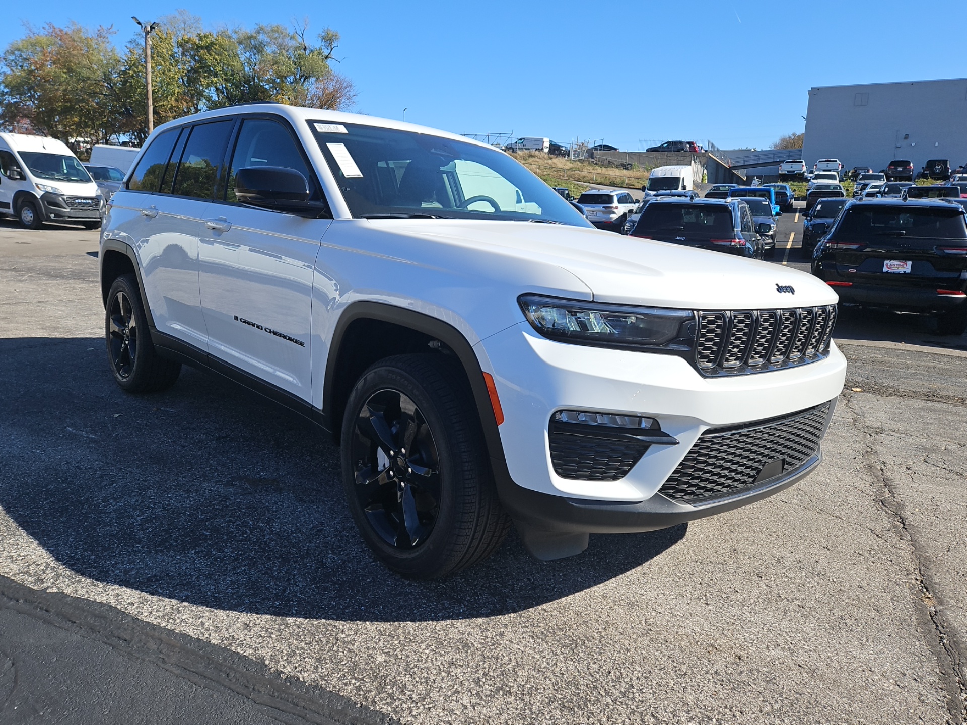 2023 JEEP GRAND CHEROKEE Limited 3