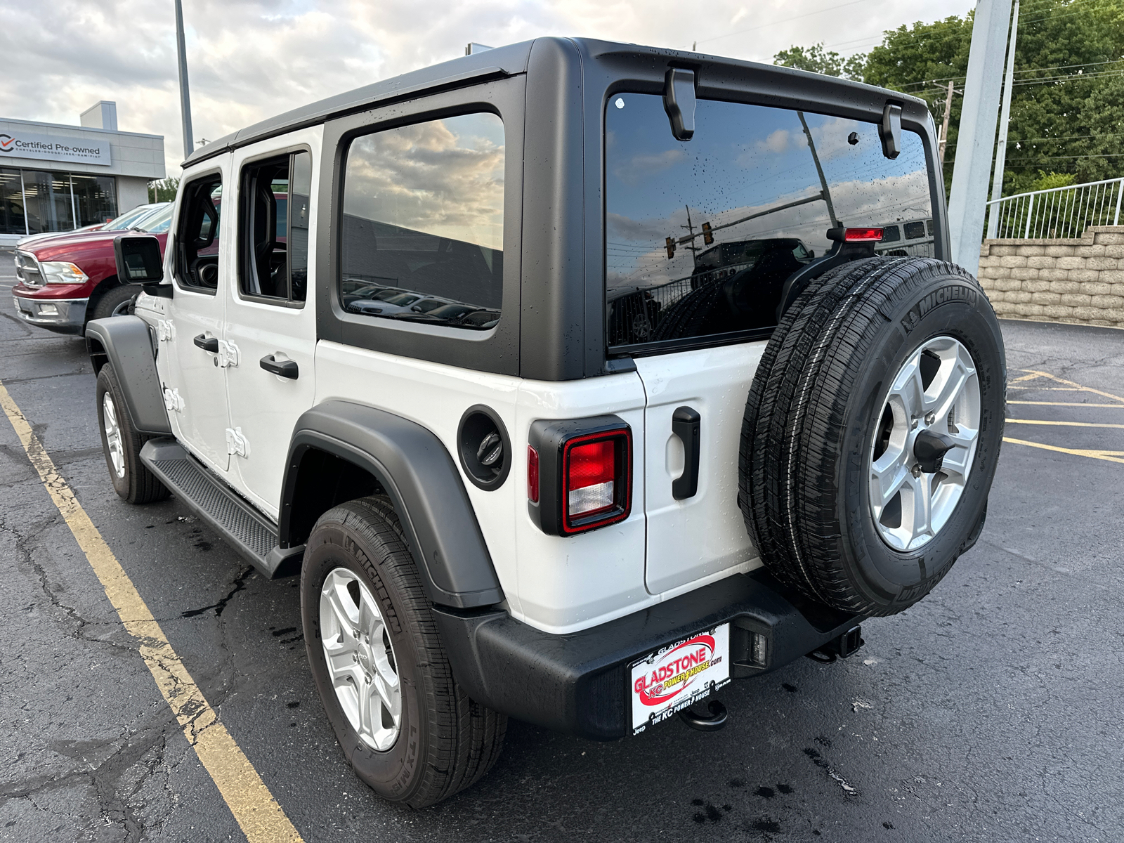 2023 Jeep Wrangler Sport S 8