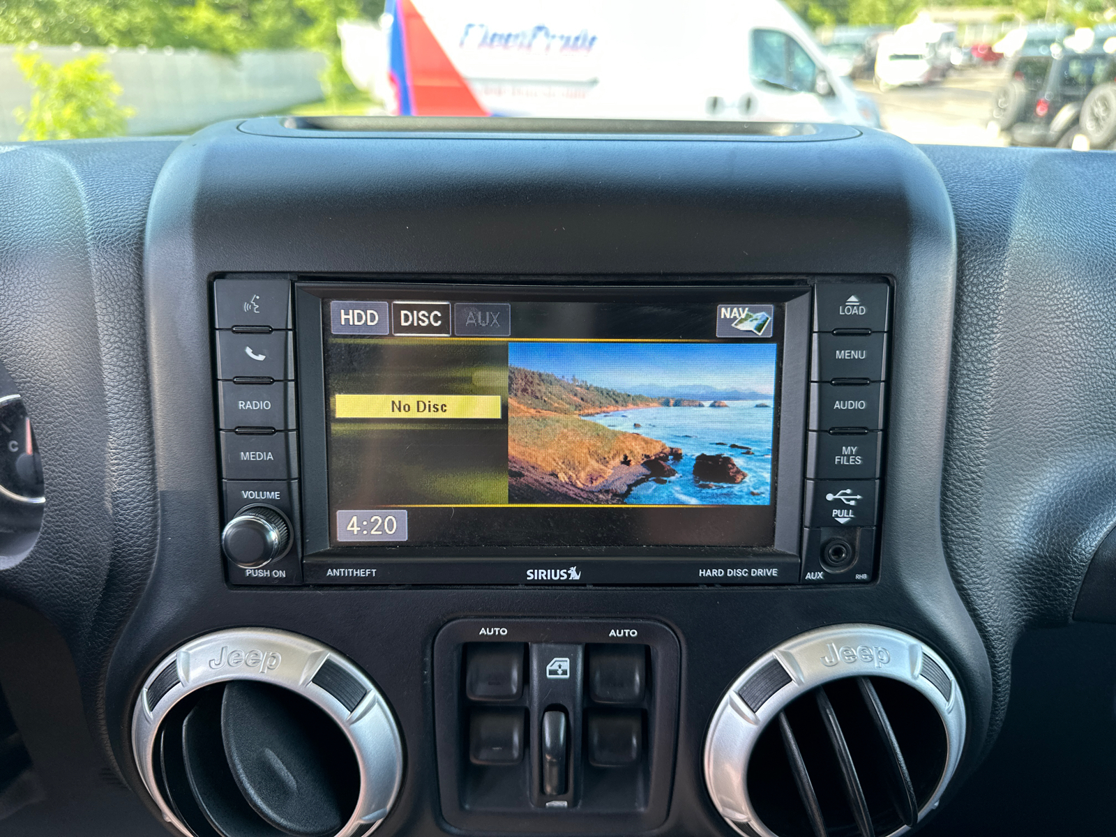 2015 Jeep Wrangler Unlimited Rubicon 24