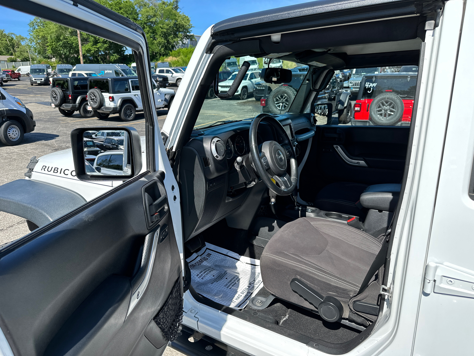 2015 Jeep Wrangler Unlimited Rubicon 34