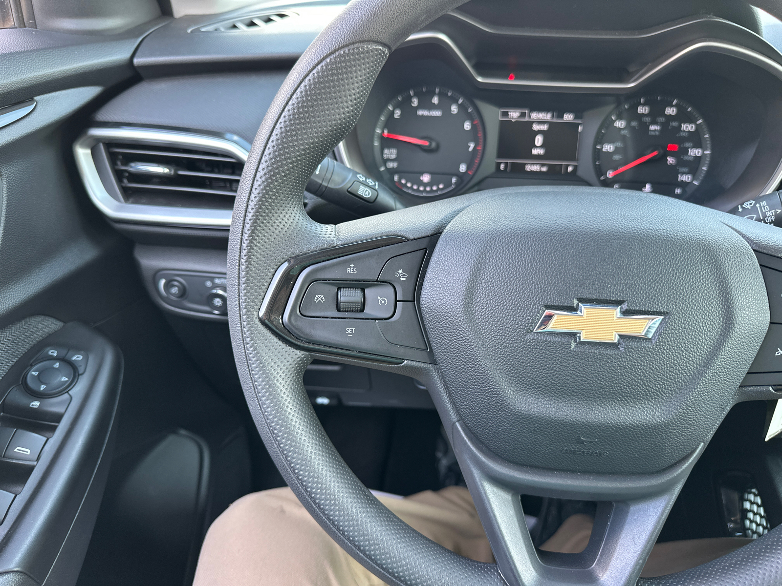 2023 Chevrolet TrailBlazer LS 38