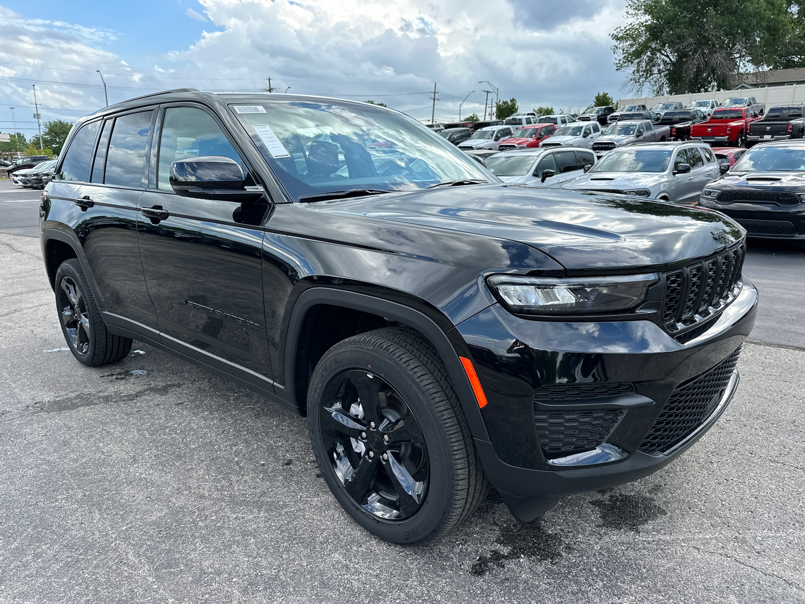 2024 Jeep Grand Cherokee Altitude X 3