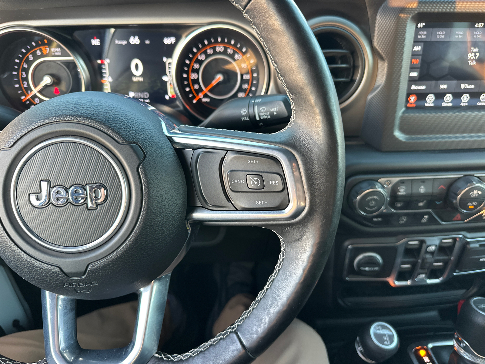 2020 Jeep Gladiator Sport 37