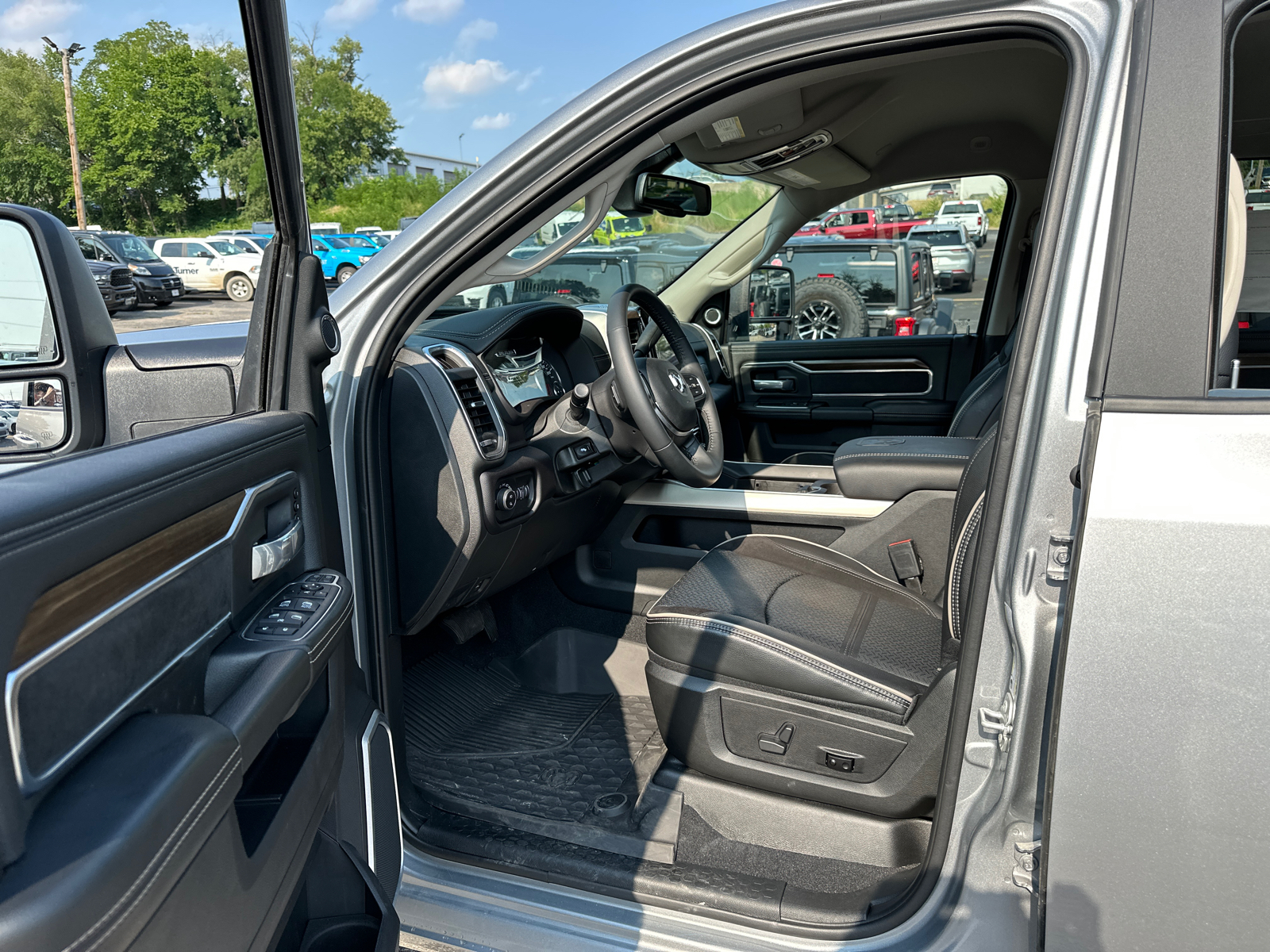 2024 Ram 2500 Laramie 34