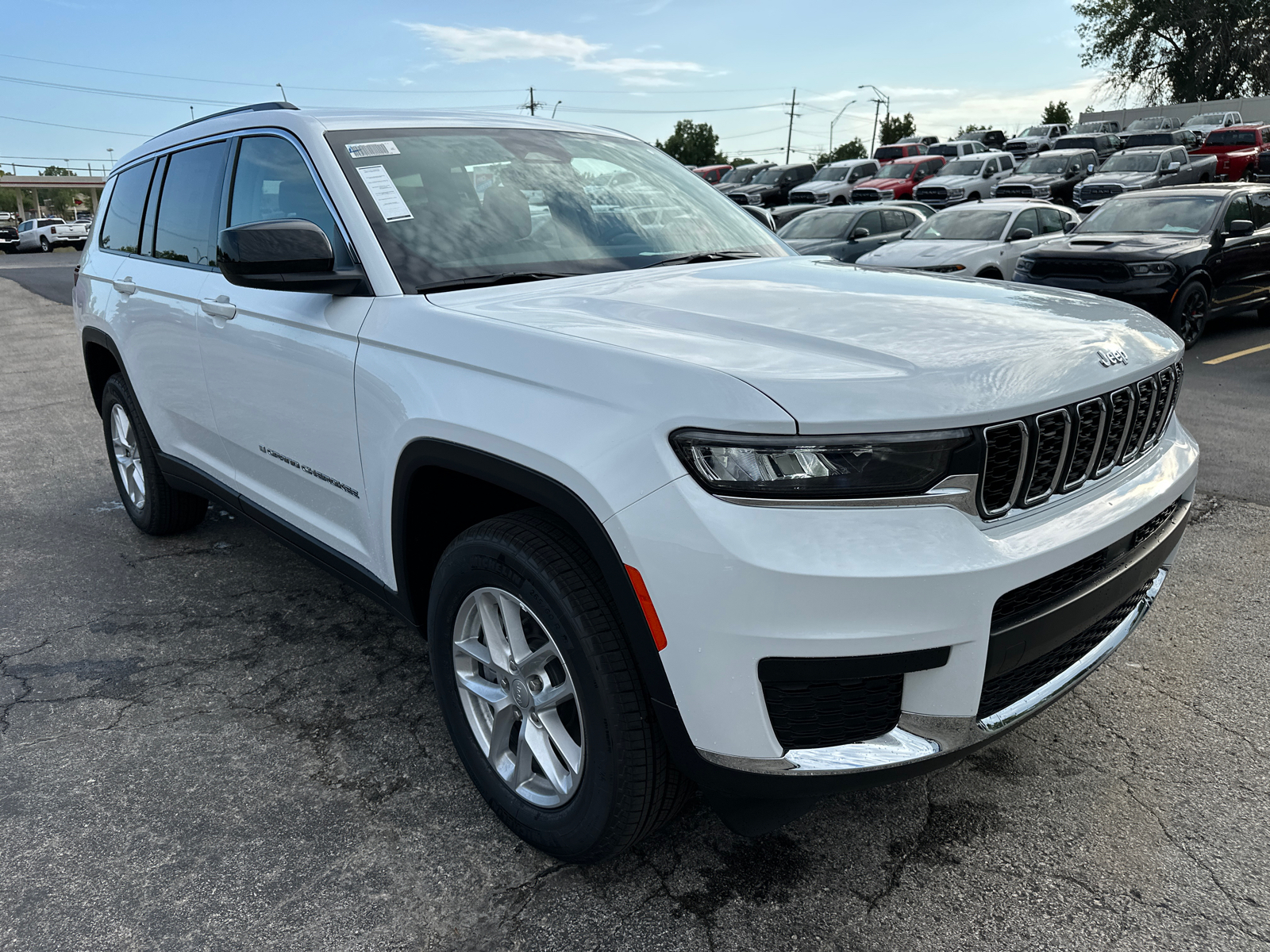 2024 Jeep Grand Cherokee L Laredo 4