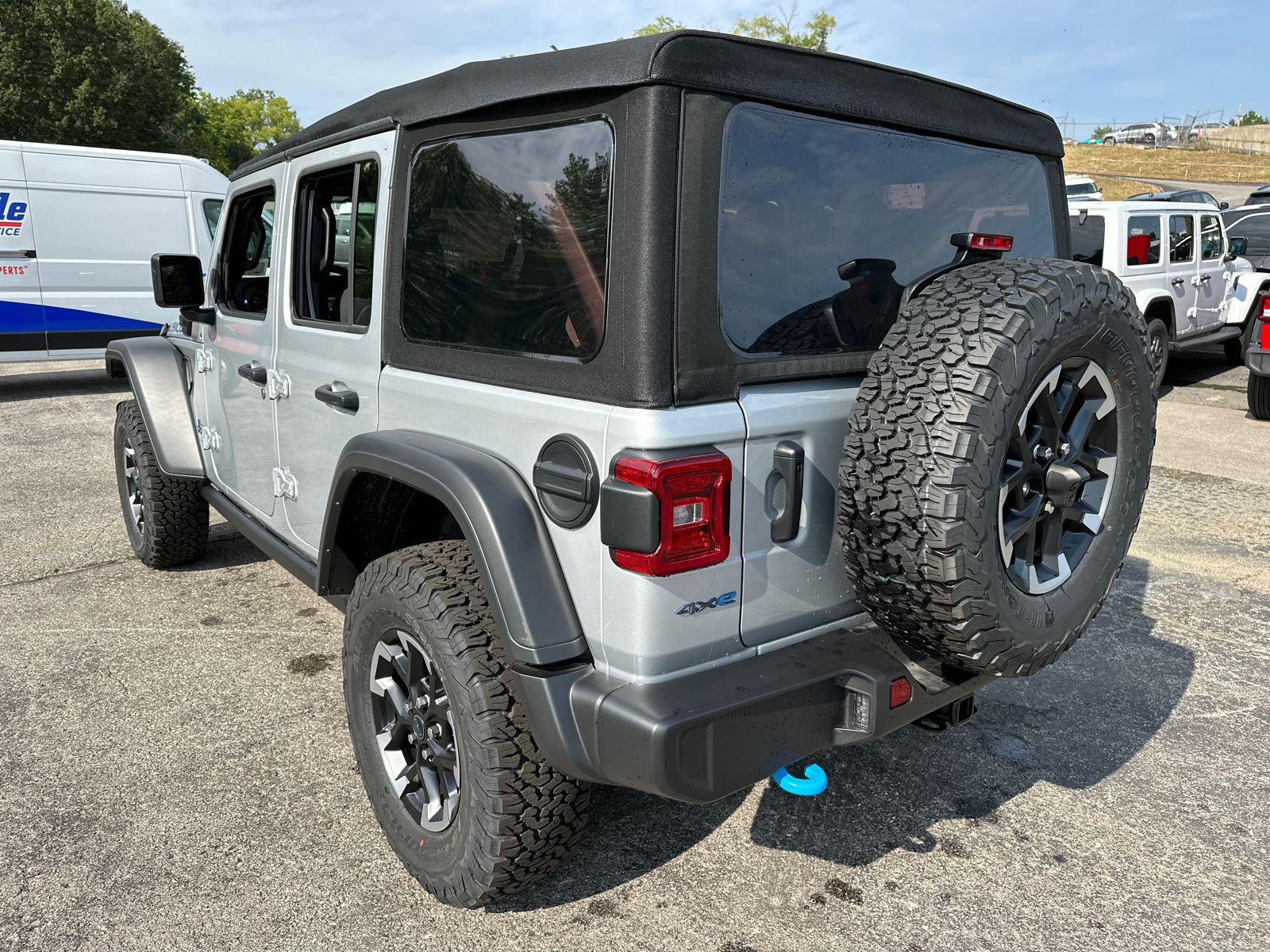 2024 Jeep Wrangler Rubicon 4xe 8