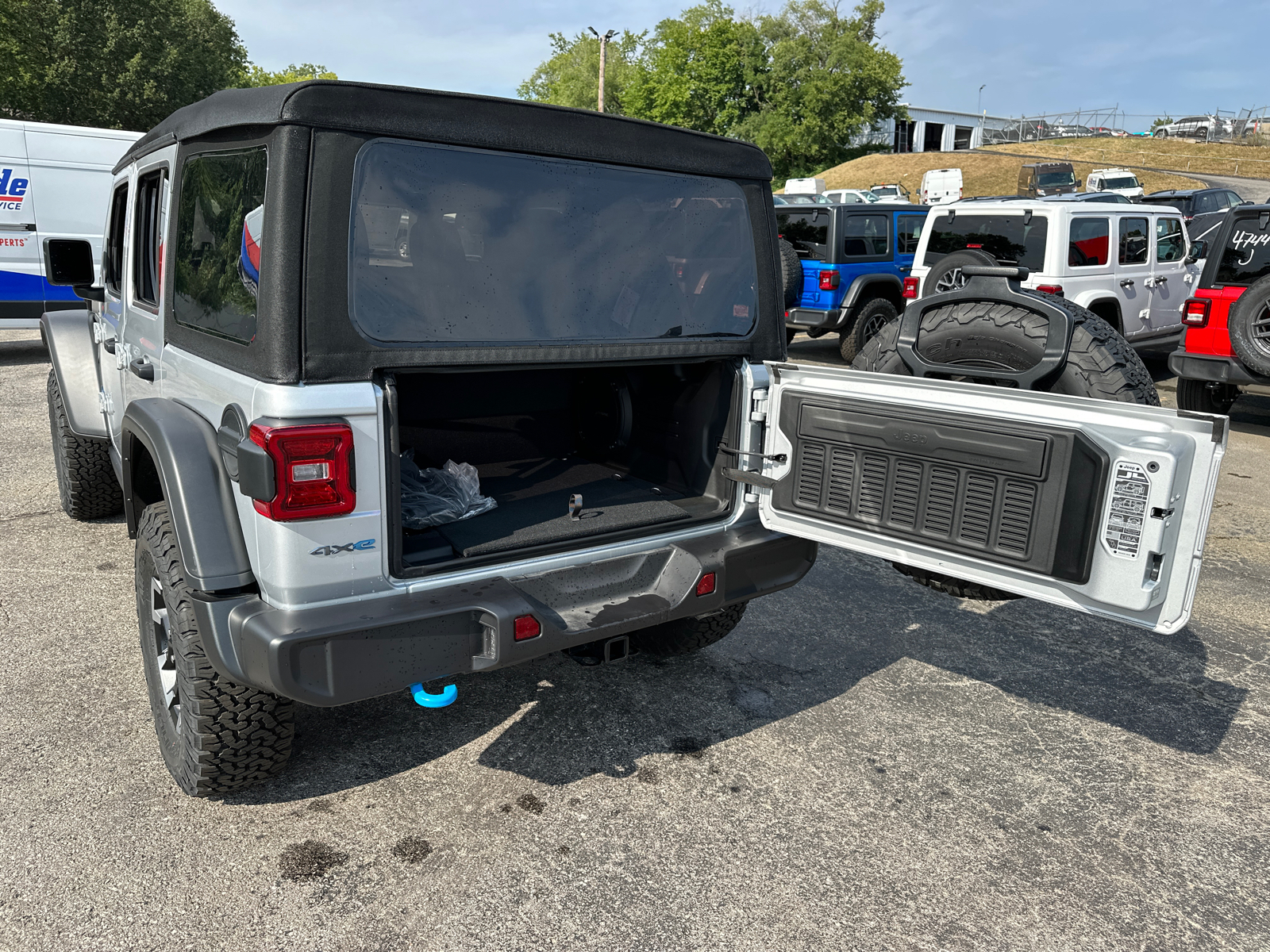 2024 Jeep Wrangler Rubicon 4xe 9