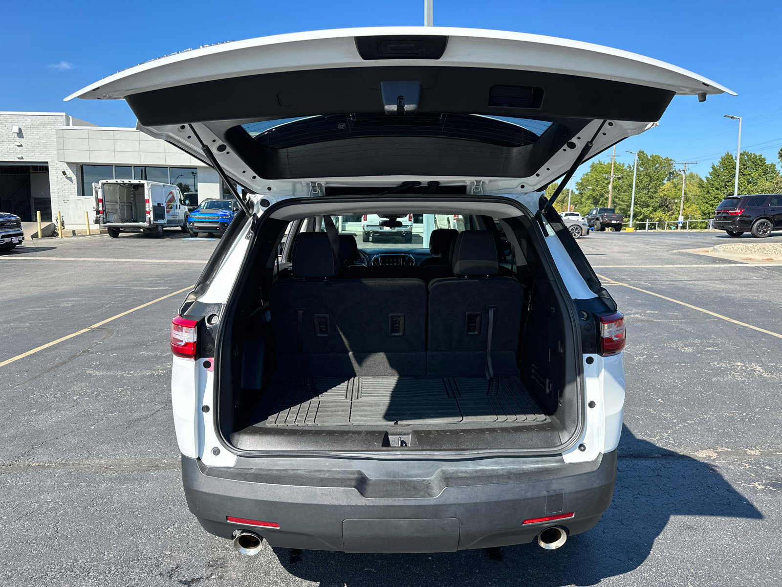 2020 Chevrolet Traverse LS 9