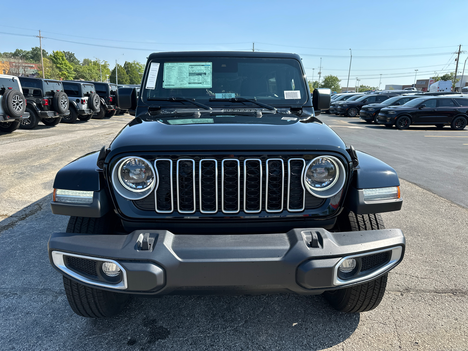 2024 Jeep Wrangler Sahara 3