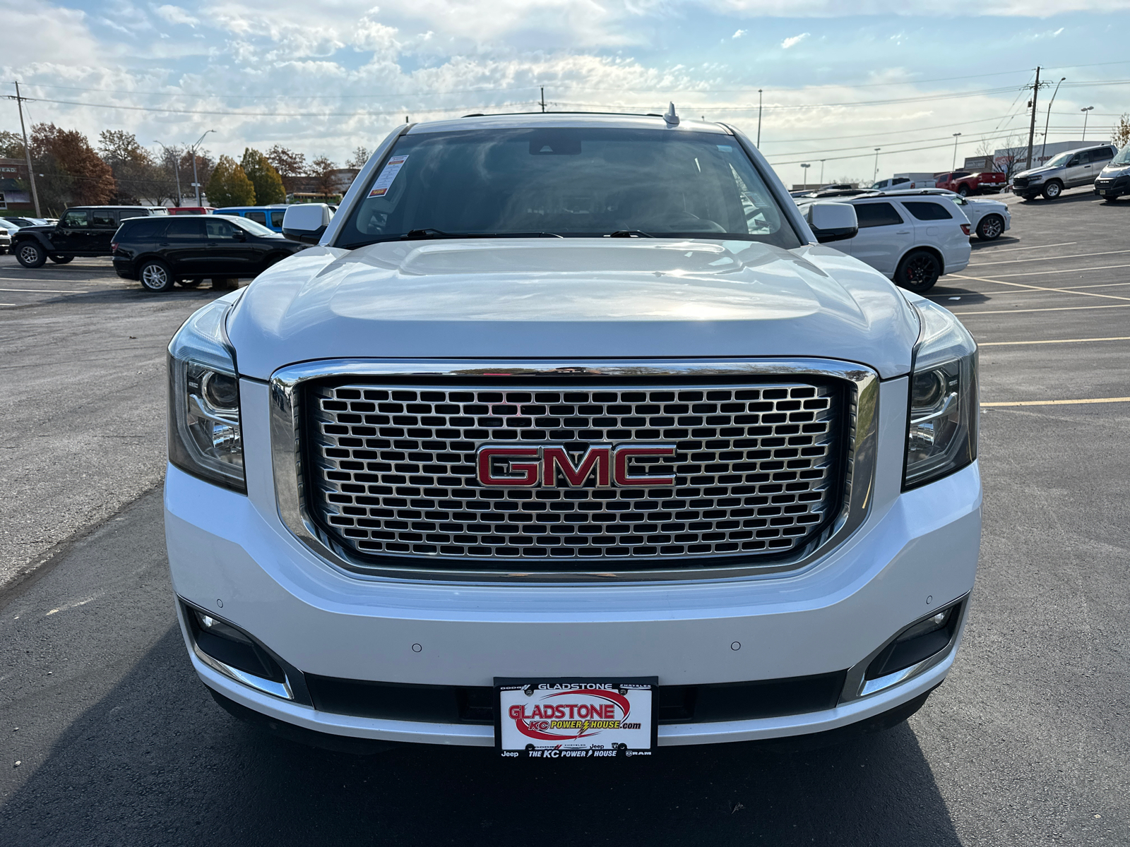 2017 GMC Yukon XL Denali 3