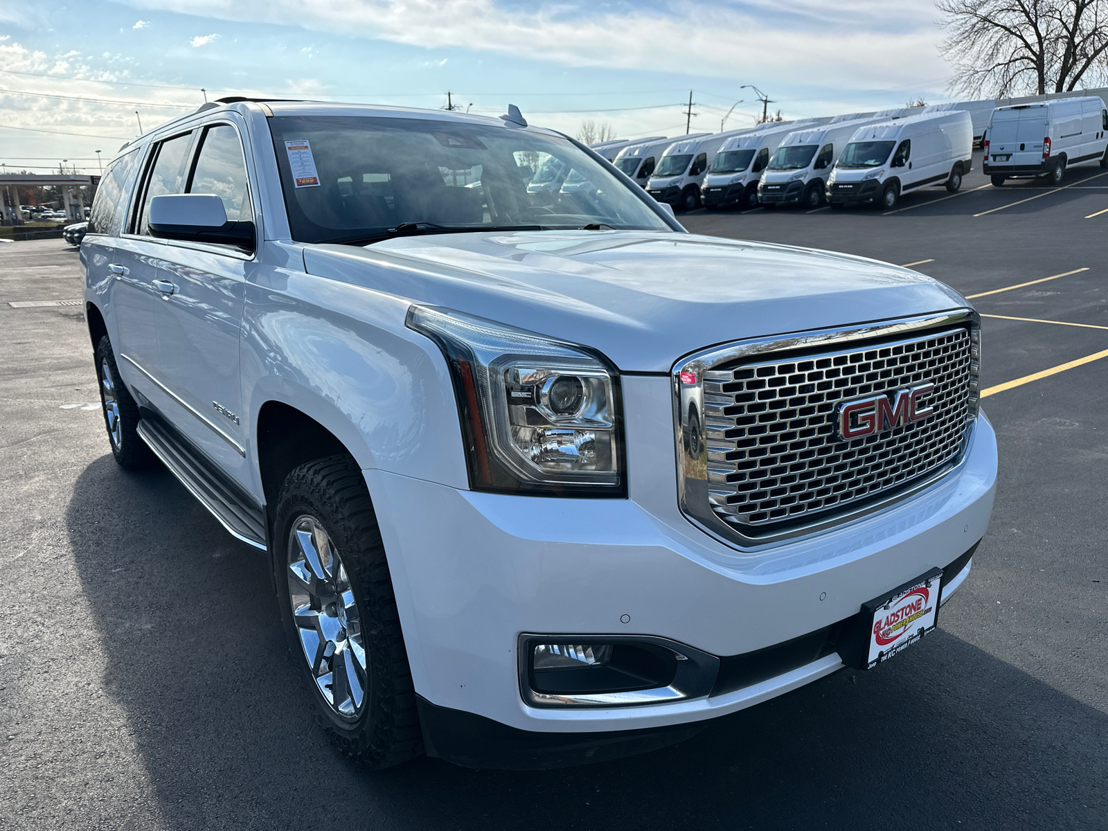 2017 GMC Yukon XL Denali 4