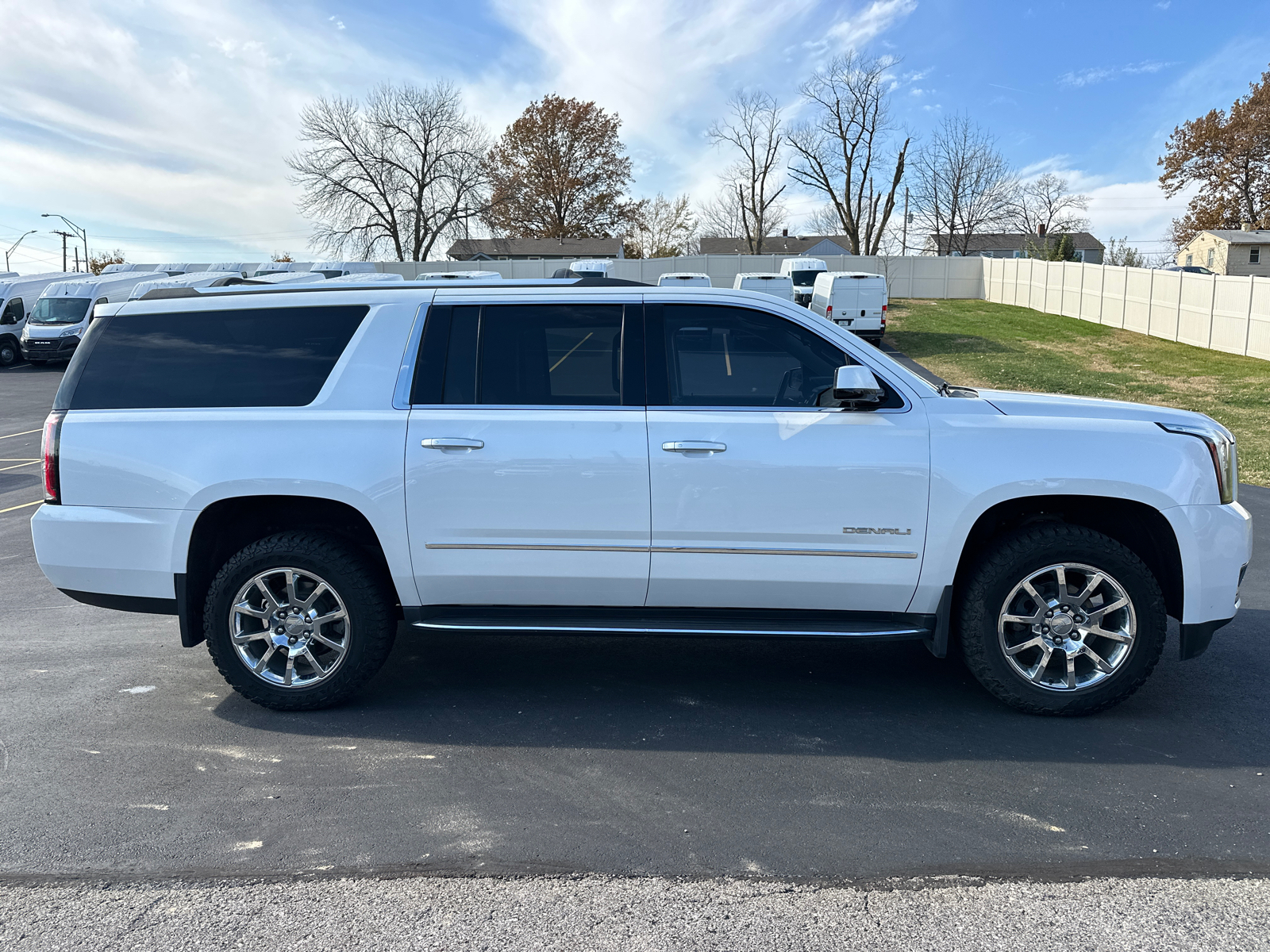 2017 GMC Yukon XL Denali 5