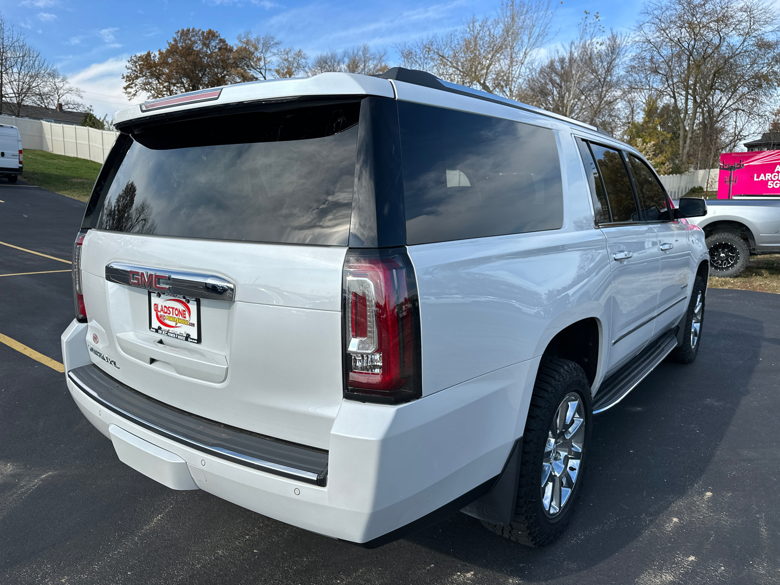 2017 GMC Yukon XL Denali 6