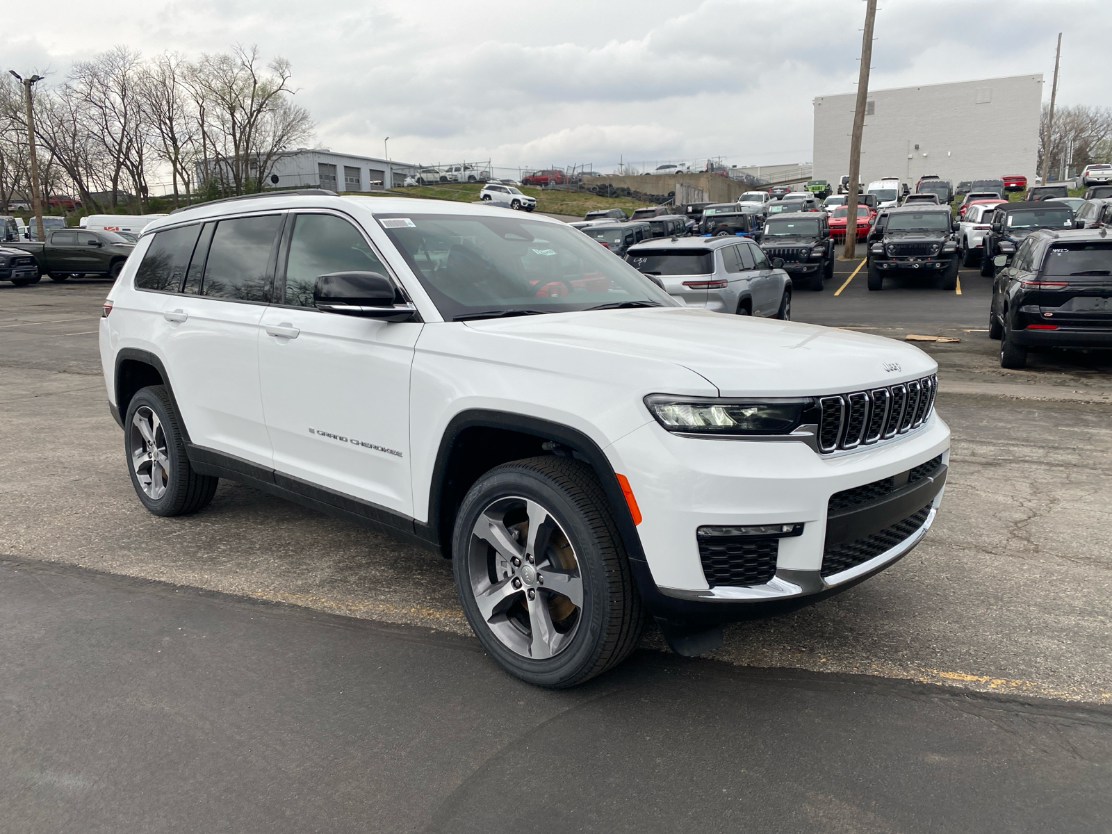 2024 Jeep Grand Cherokee L Limited 3