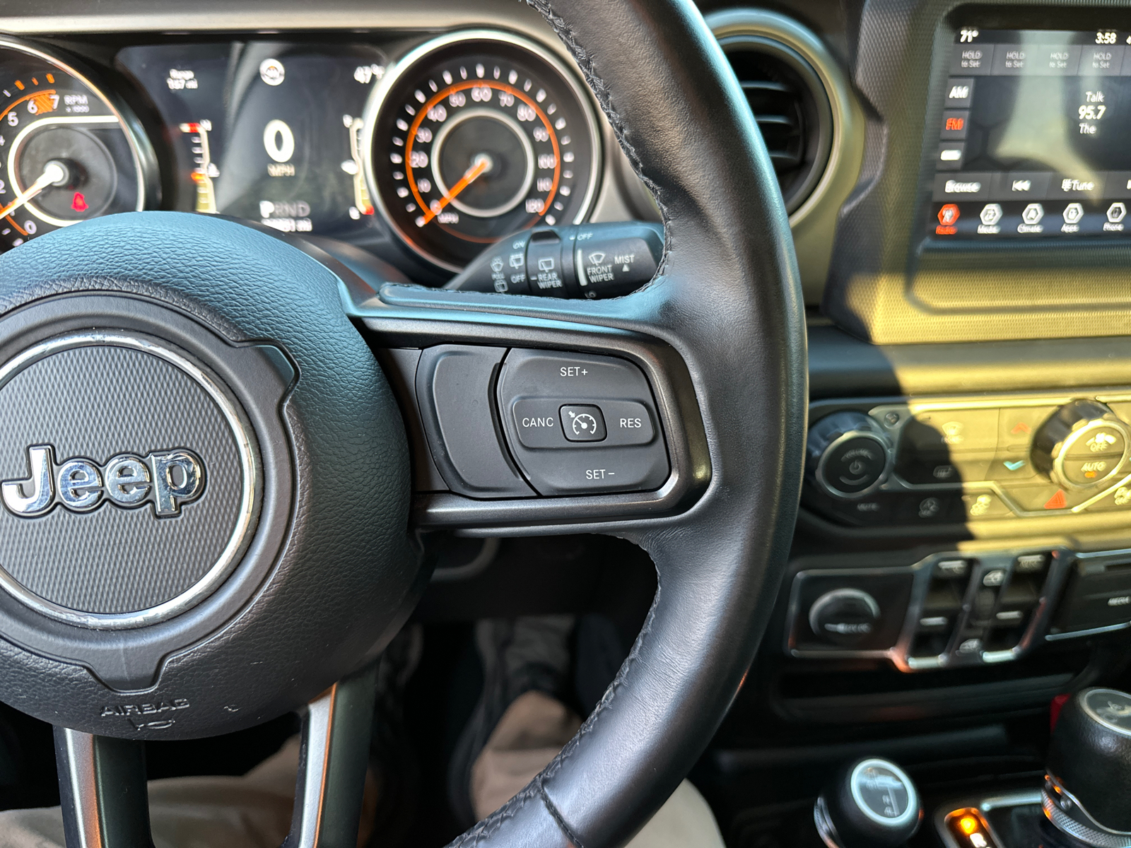 2018 Jeep Wrangler Unlimited Sport S 38