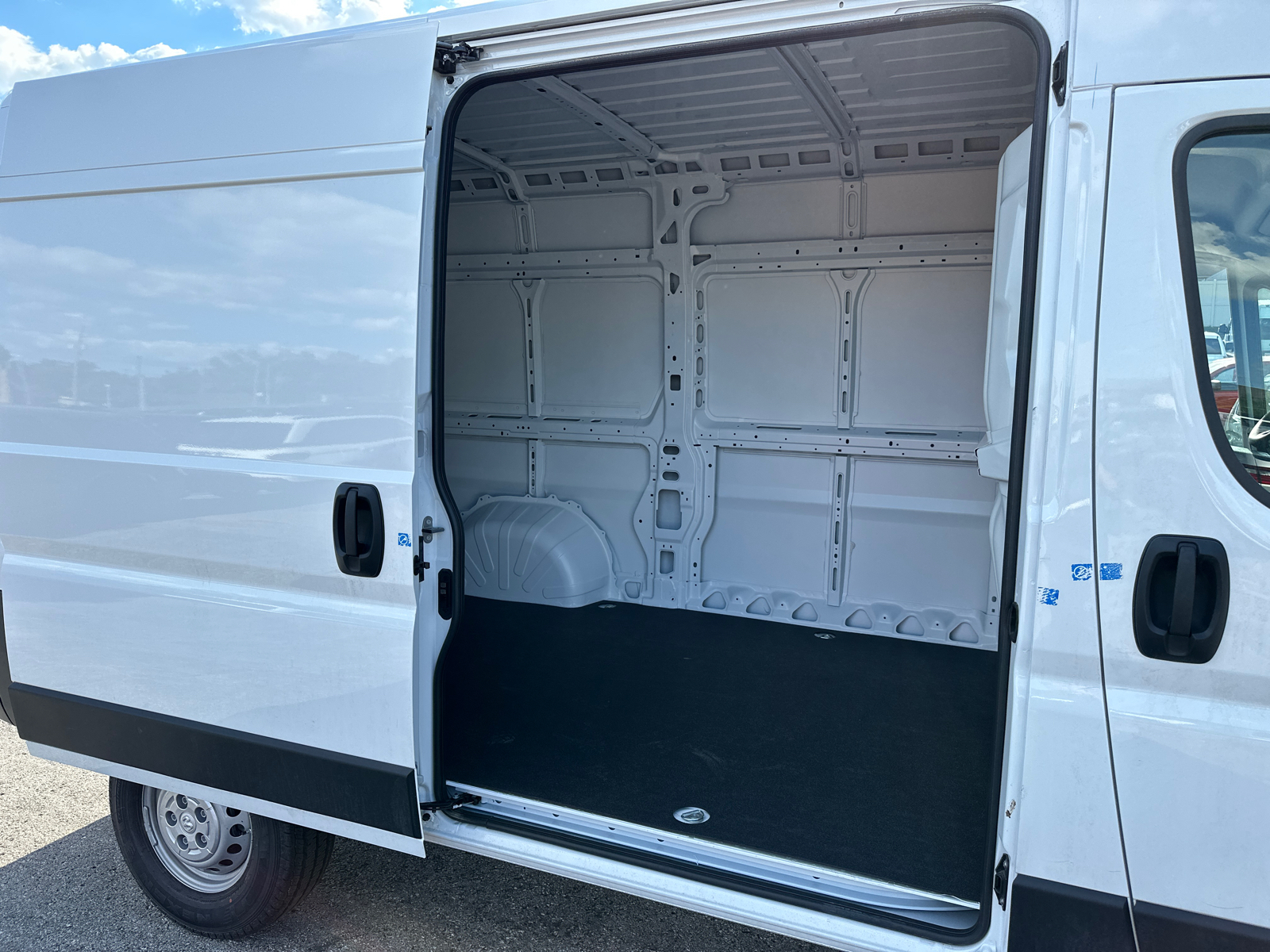 2024 Ram ProMaster 1500 Base 14