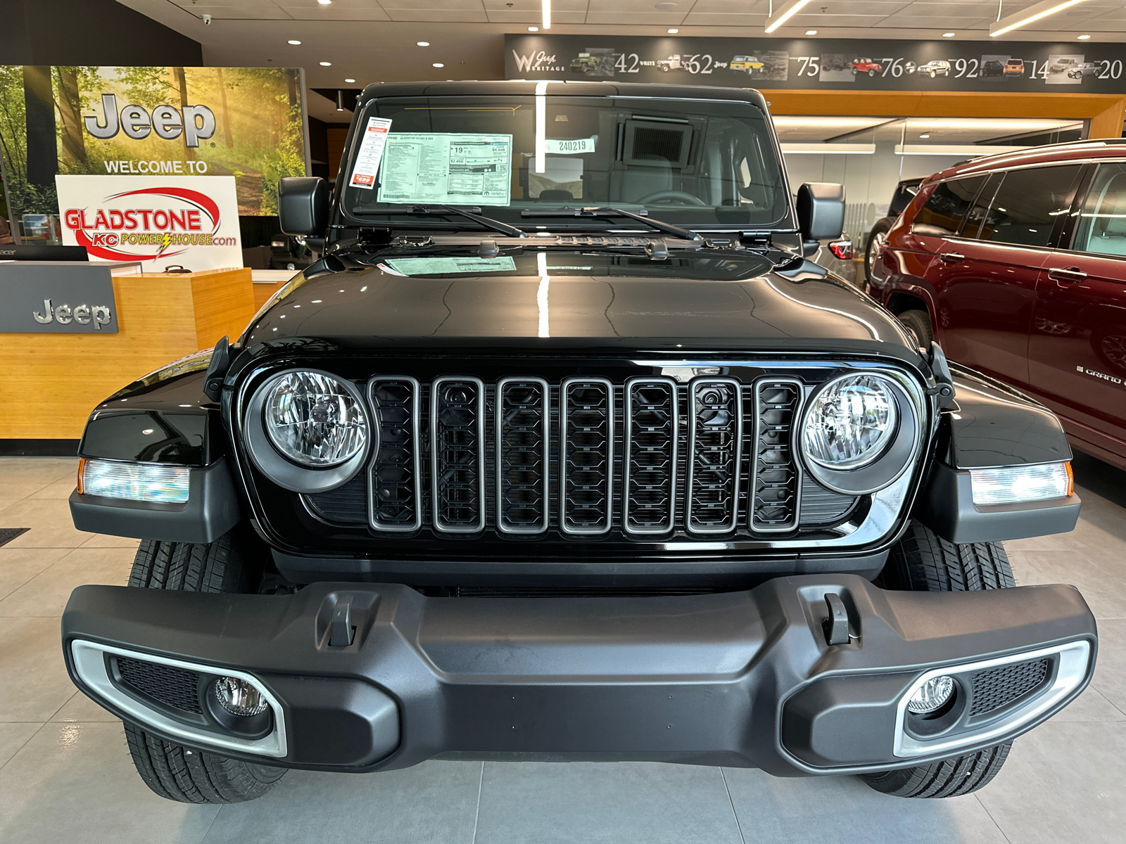 2024 Jeep Gladiator Sport 2