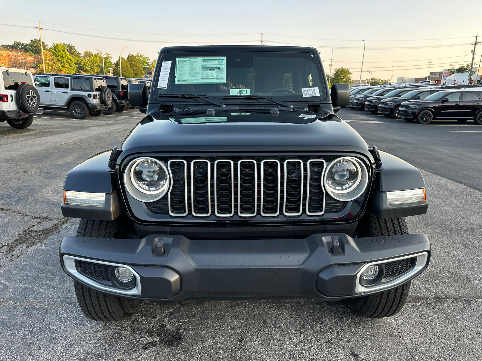 2024 Jeep Wrangler Sahara 3