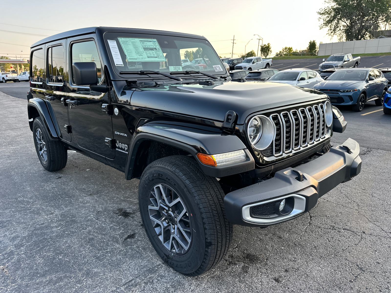 2024 Jeep Wrangler Sahara 4