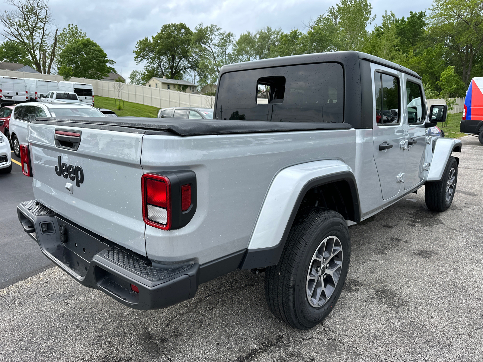 2024 Jeep Gladiator Sport 5