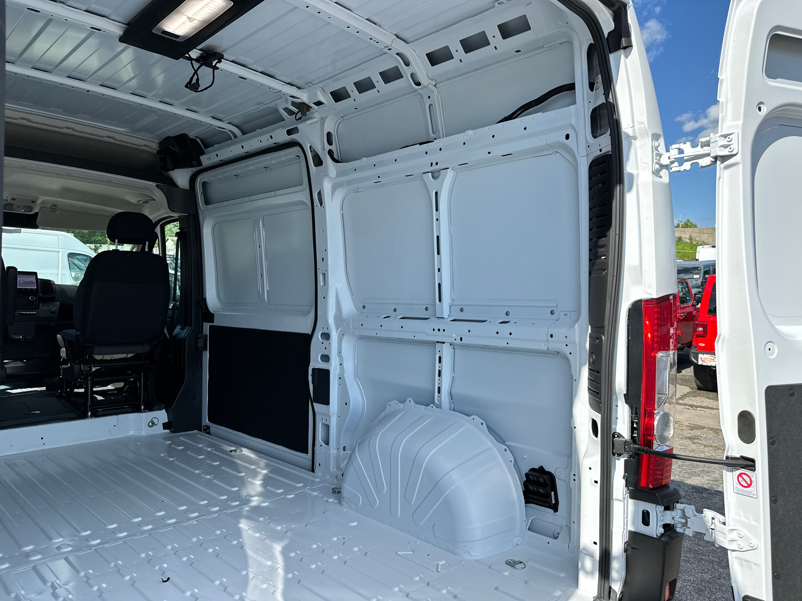 2024 Ram ProMaster 2500 High Roof 11