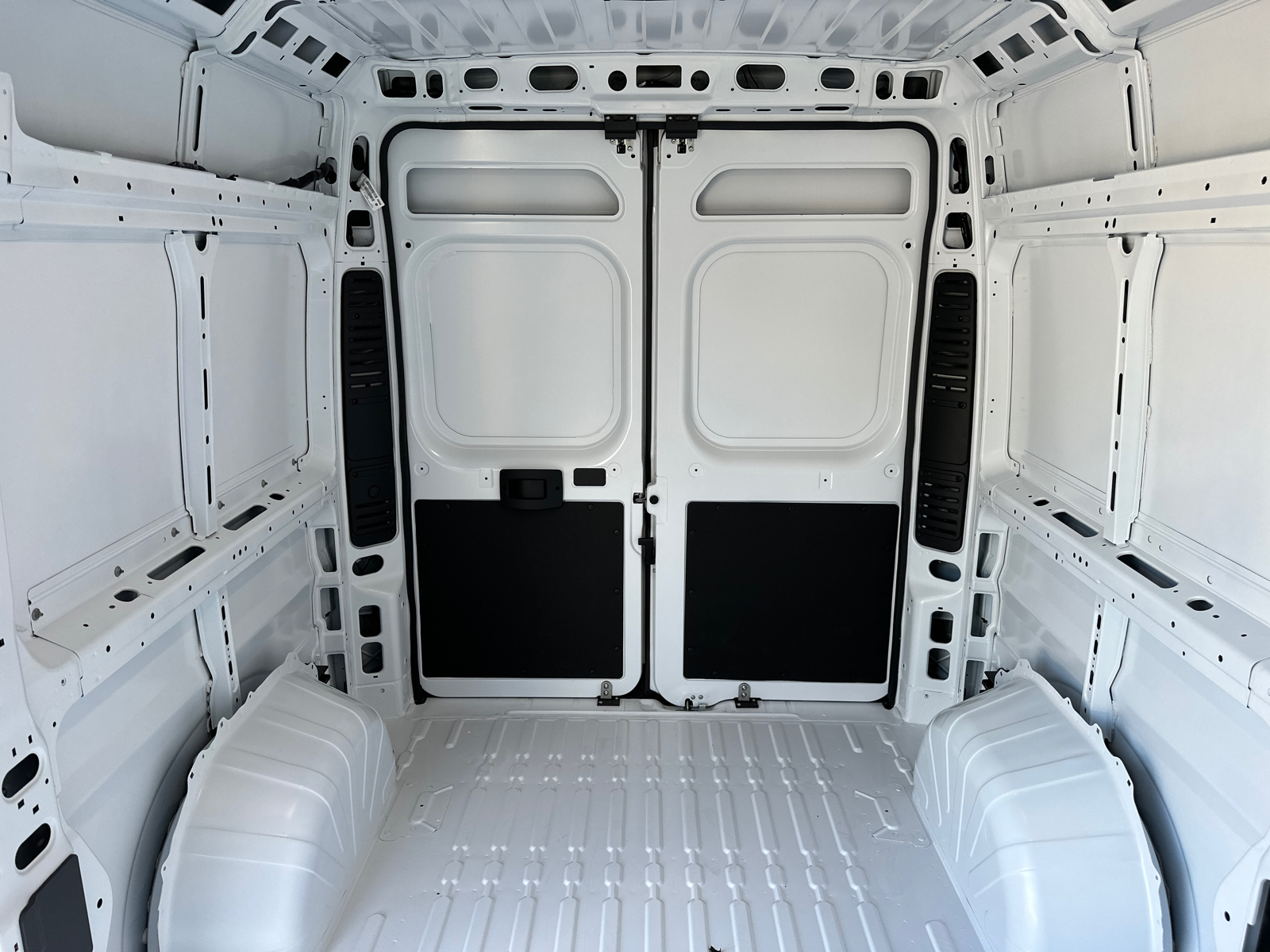 2024 Ram ProMaster 2500 High Roof 17