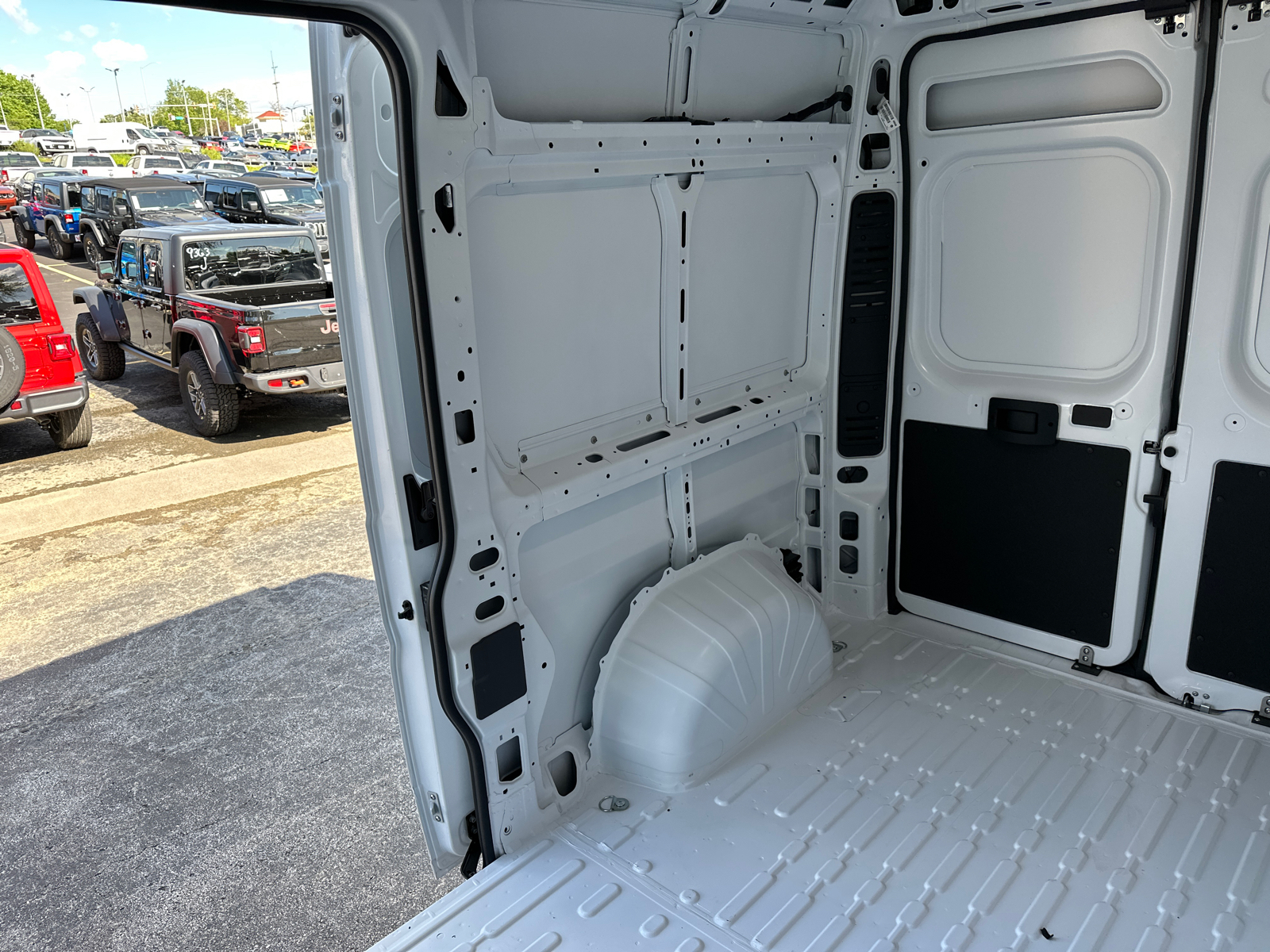 2024 Ram ProMaster 2500 High Roof 18