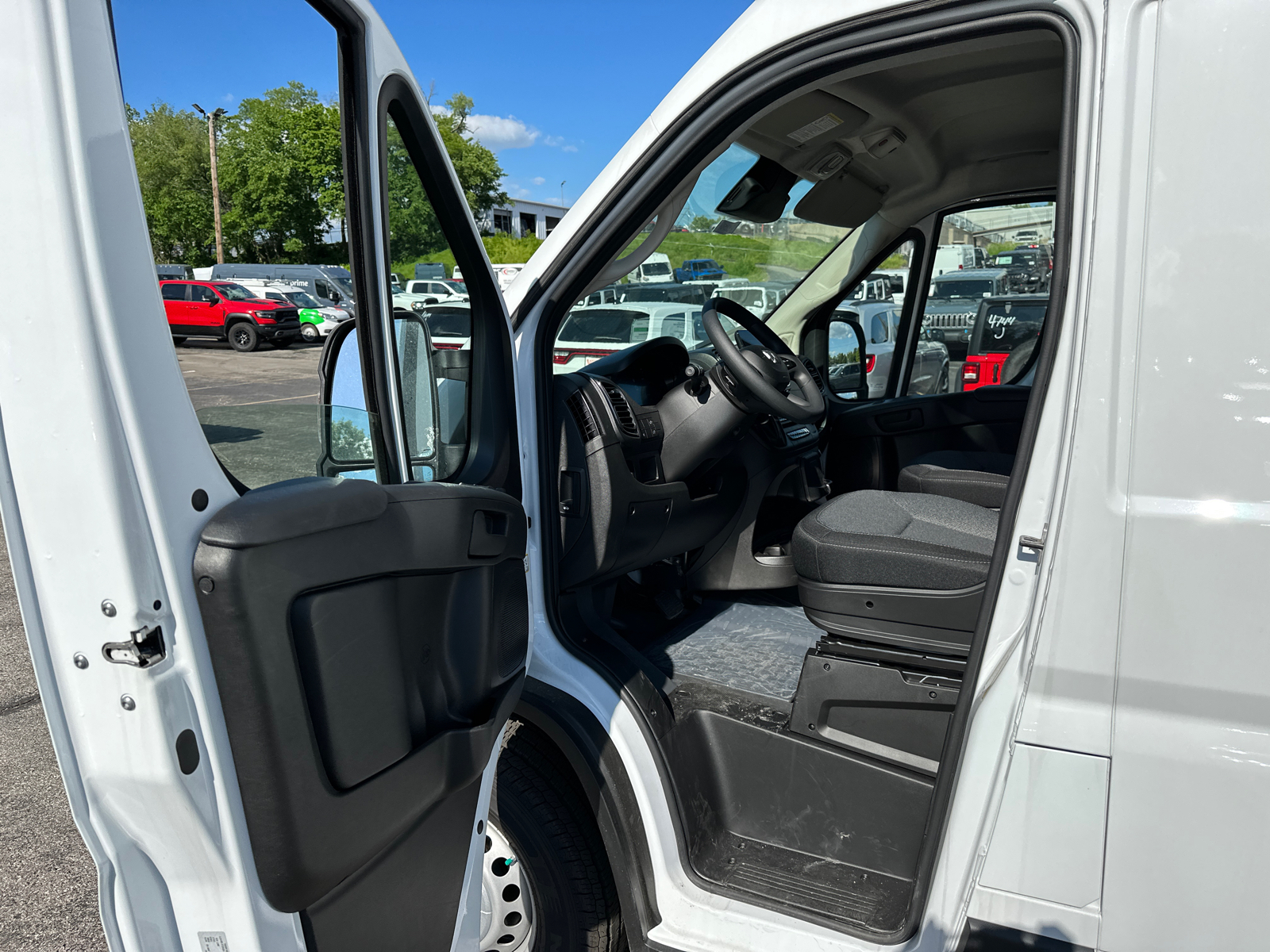 2024 Ram ProMaster 2500 High Roof 37