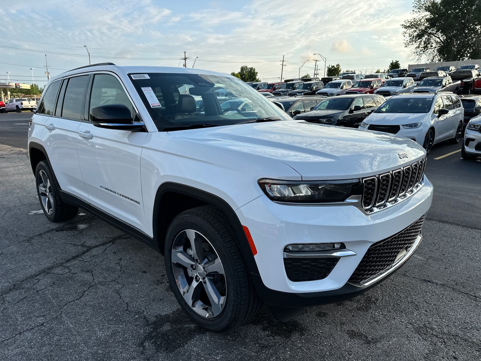 2024 Jeep Grand Cherokee Limited 3