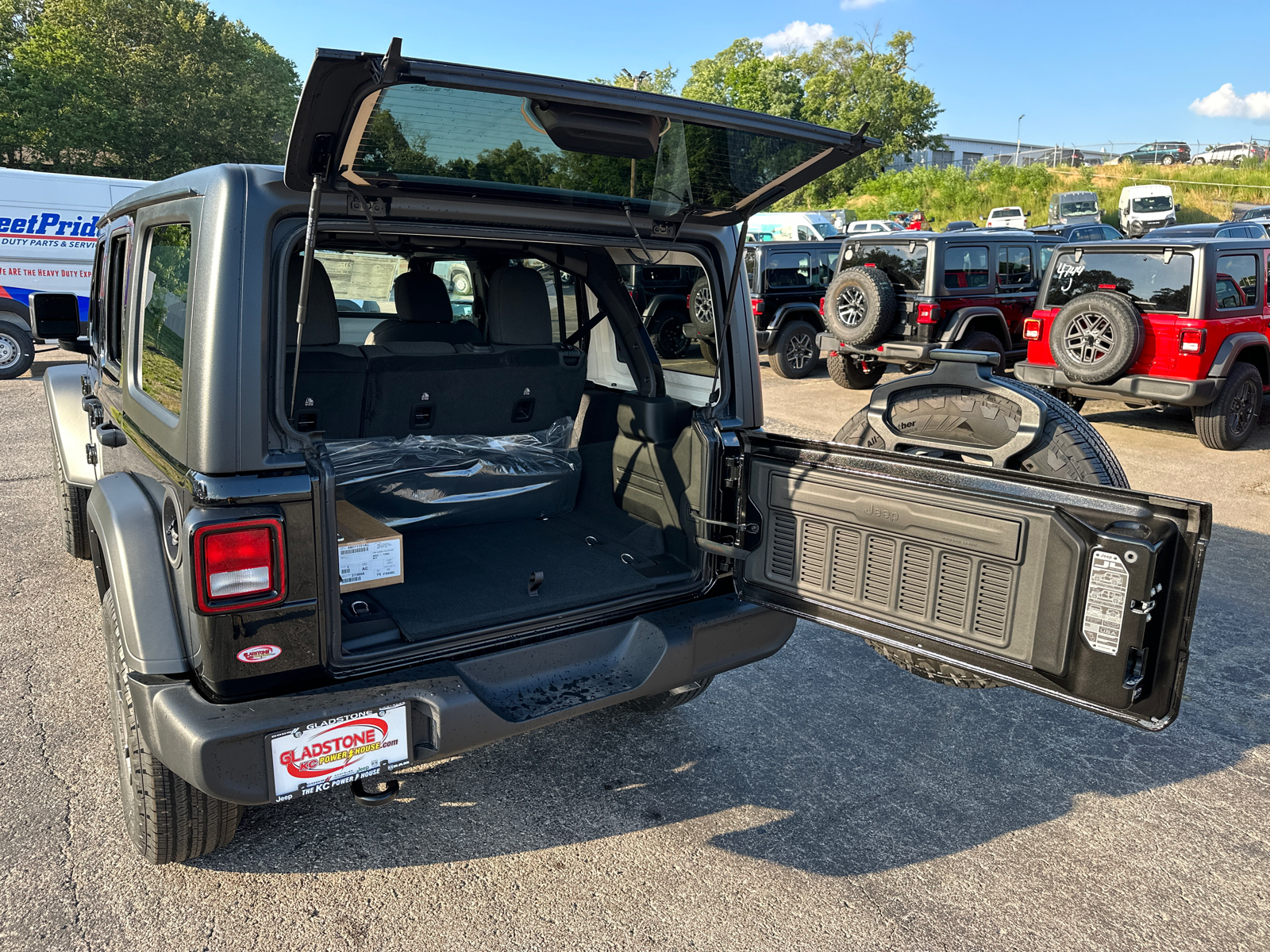 2024 Jeep Wrangler Sport S 8