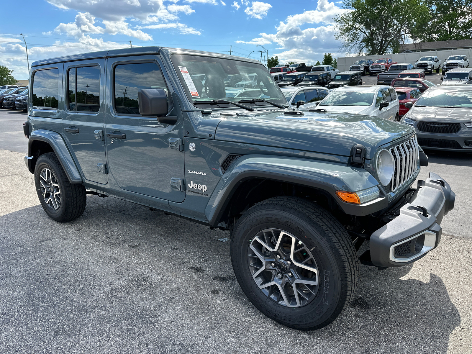 2024 Jeep Wrangler Sahara 3