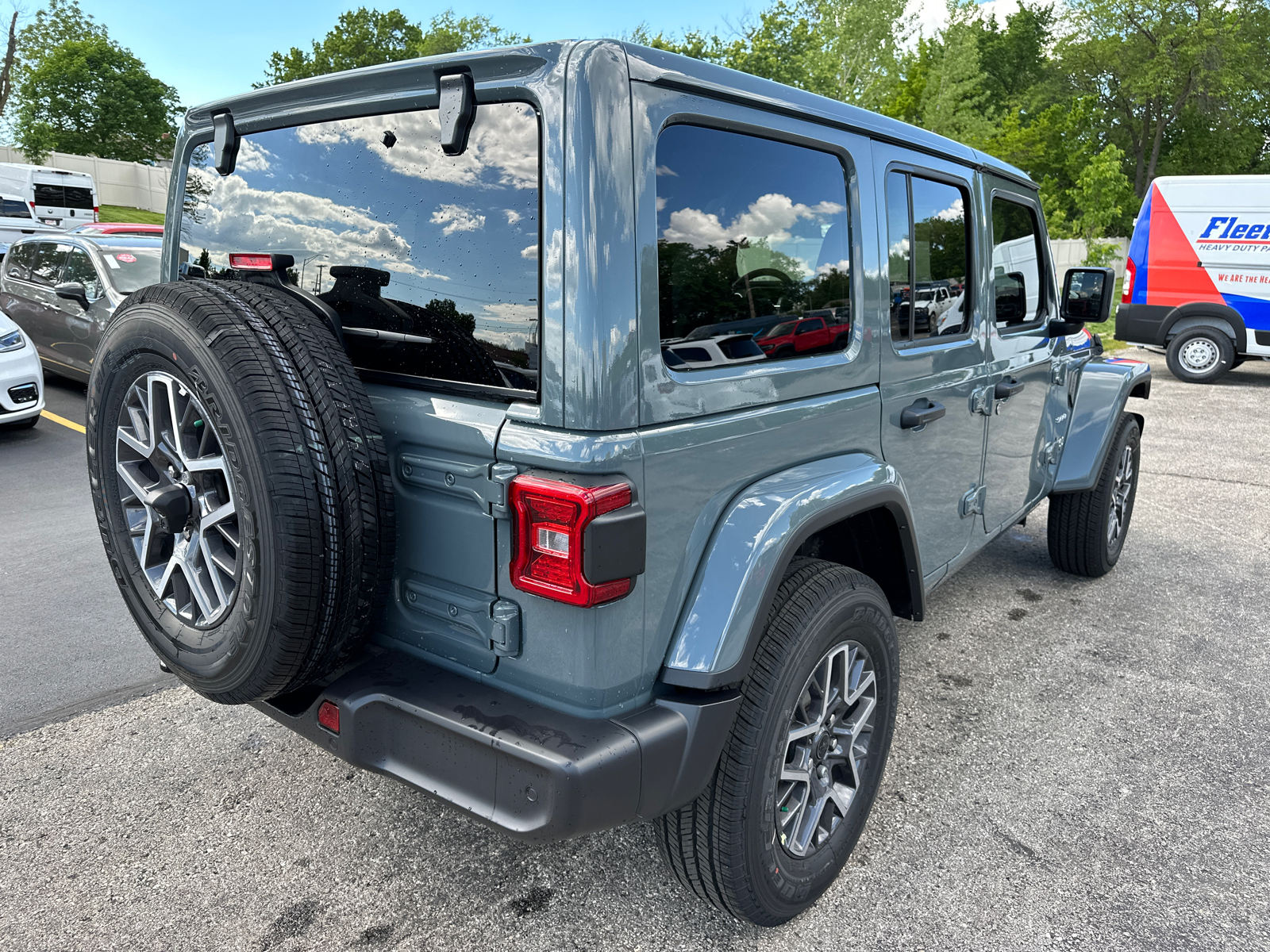 2024 Jeep Wrangler Sahara 5