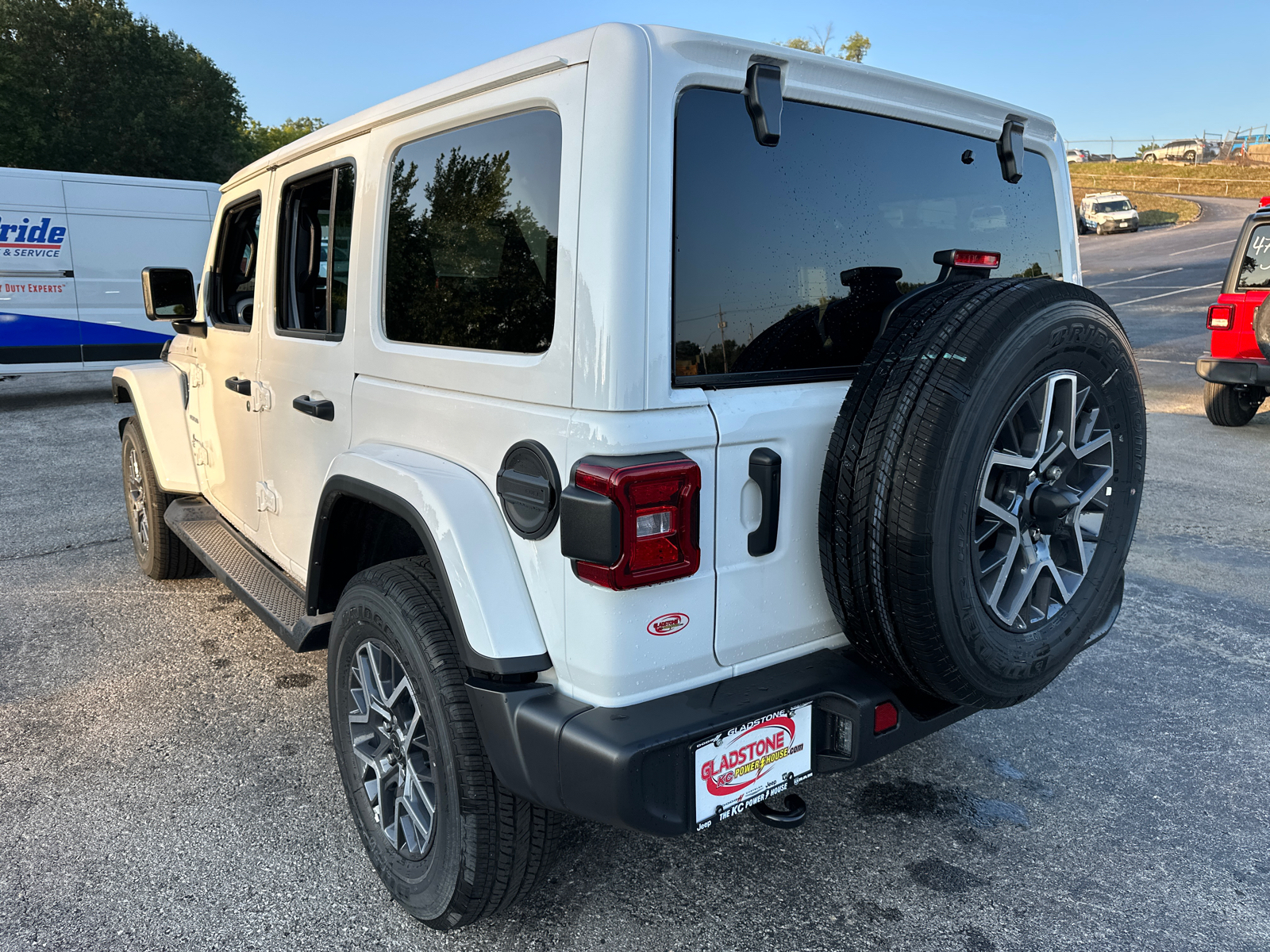 2024 Jeep Wrangler Sahara 8