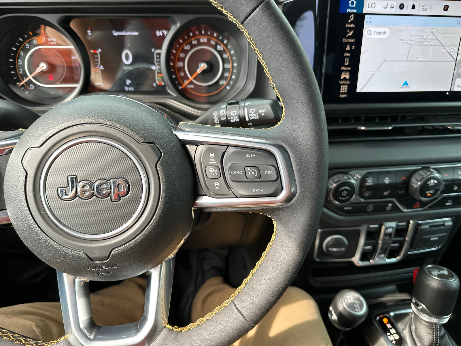 2024 Jeep Wrangler Sahara 39