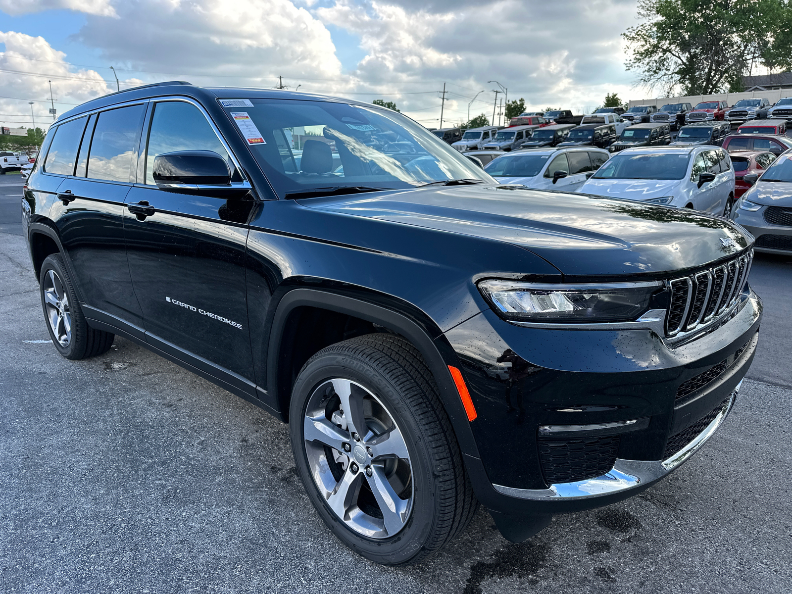 2024 Jeep Grand Cherokee L Limited 3