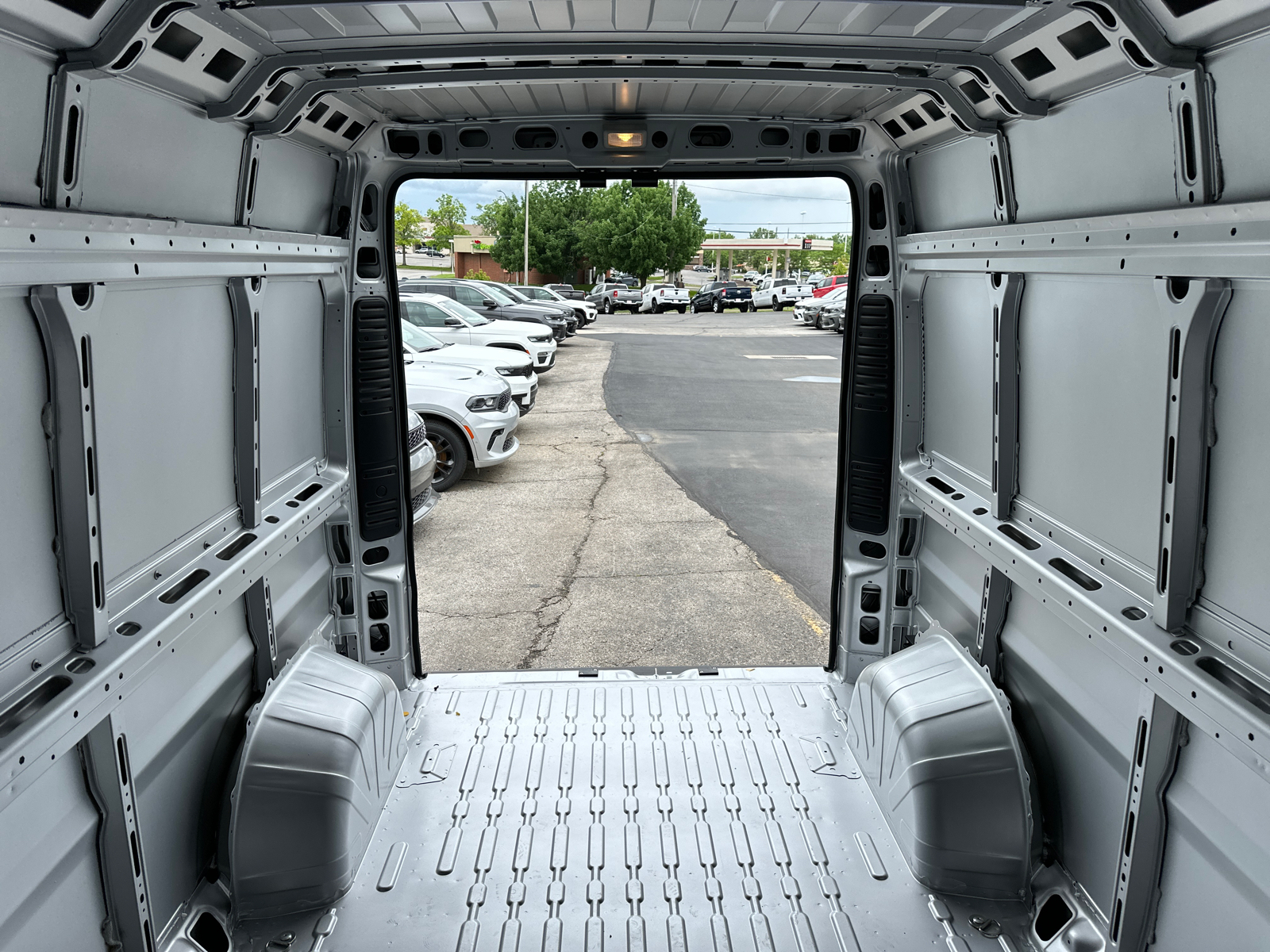 2024 Ram ProMaster 2500 High Roof 12