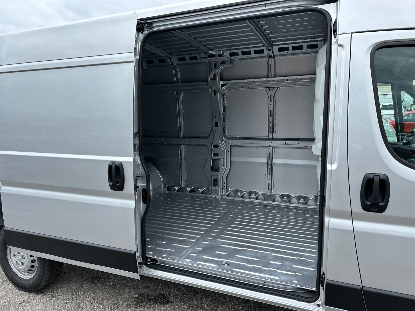 2024 Ram ProMaster 2500 High Roof 13