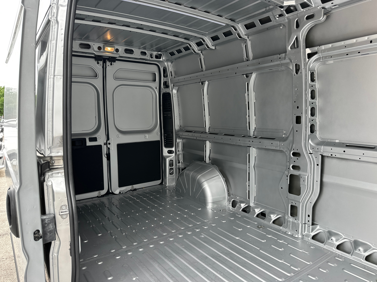 2024 Ram ProMaster 2500 High Roof 14