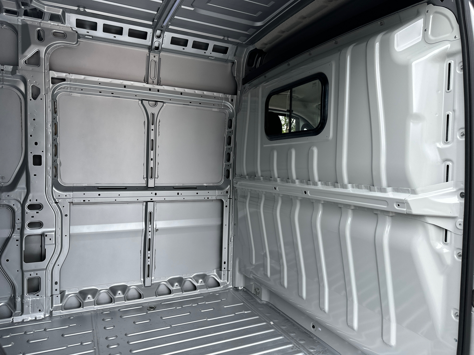 2024 Ram ProMaster 2500 High Roof 16