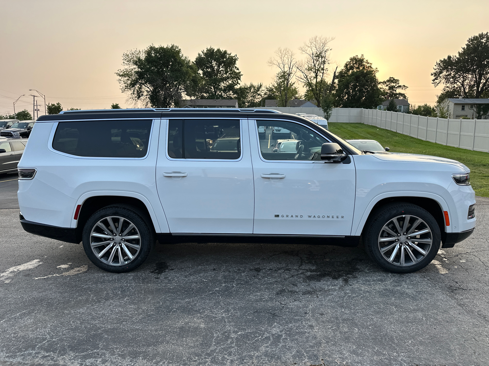 2024 Jeep Grand Wagoneer L Base 5