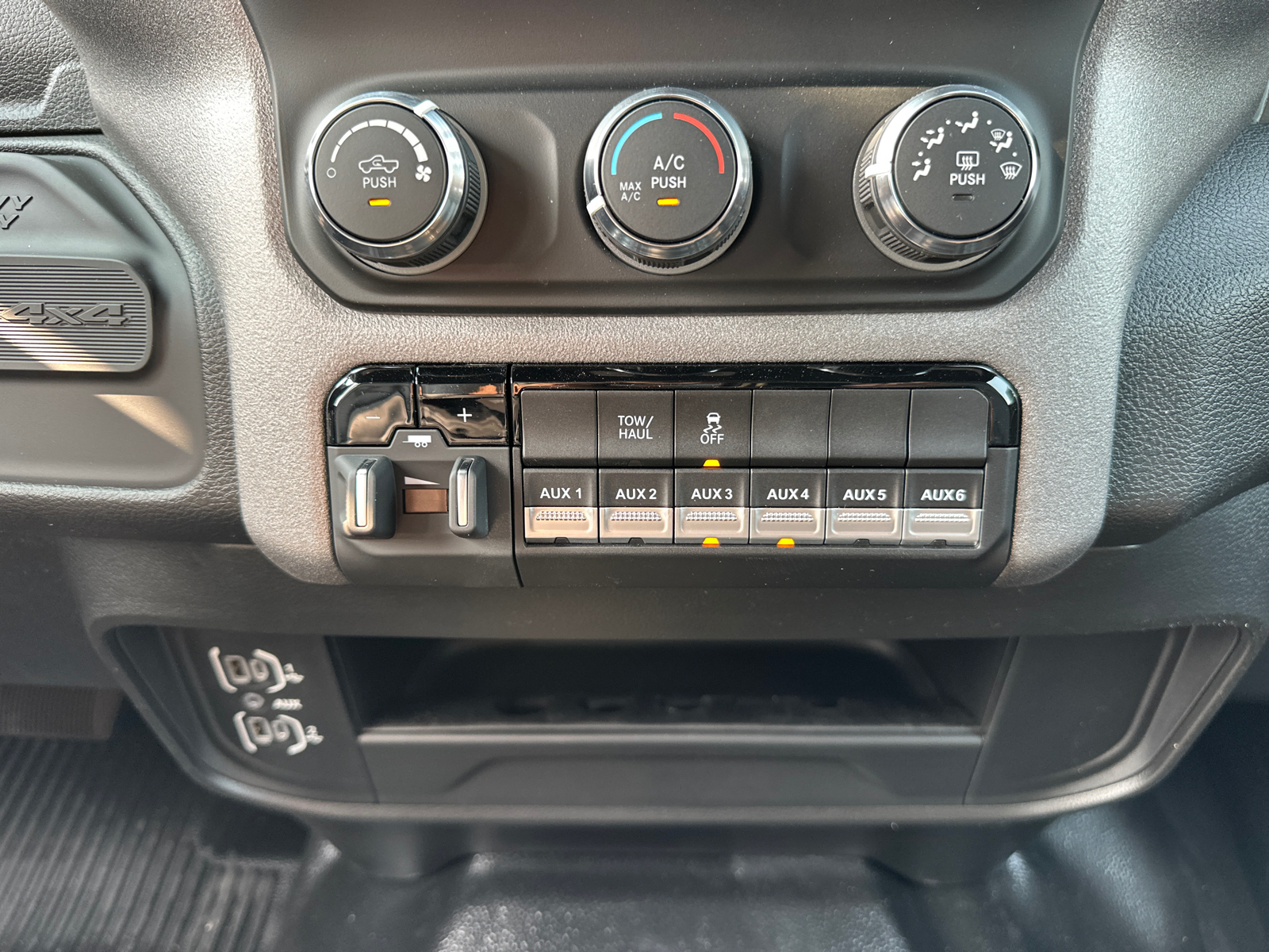 2024 Ram 3500 Tradesman 21