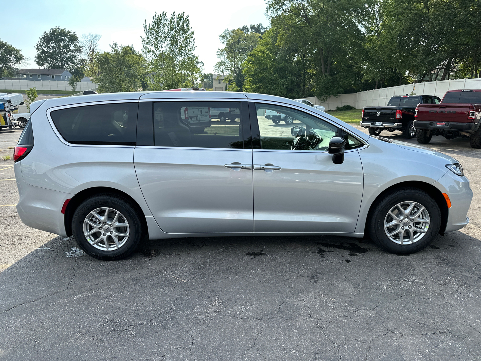 2024 Chrysler Pacifica Touring L 5