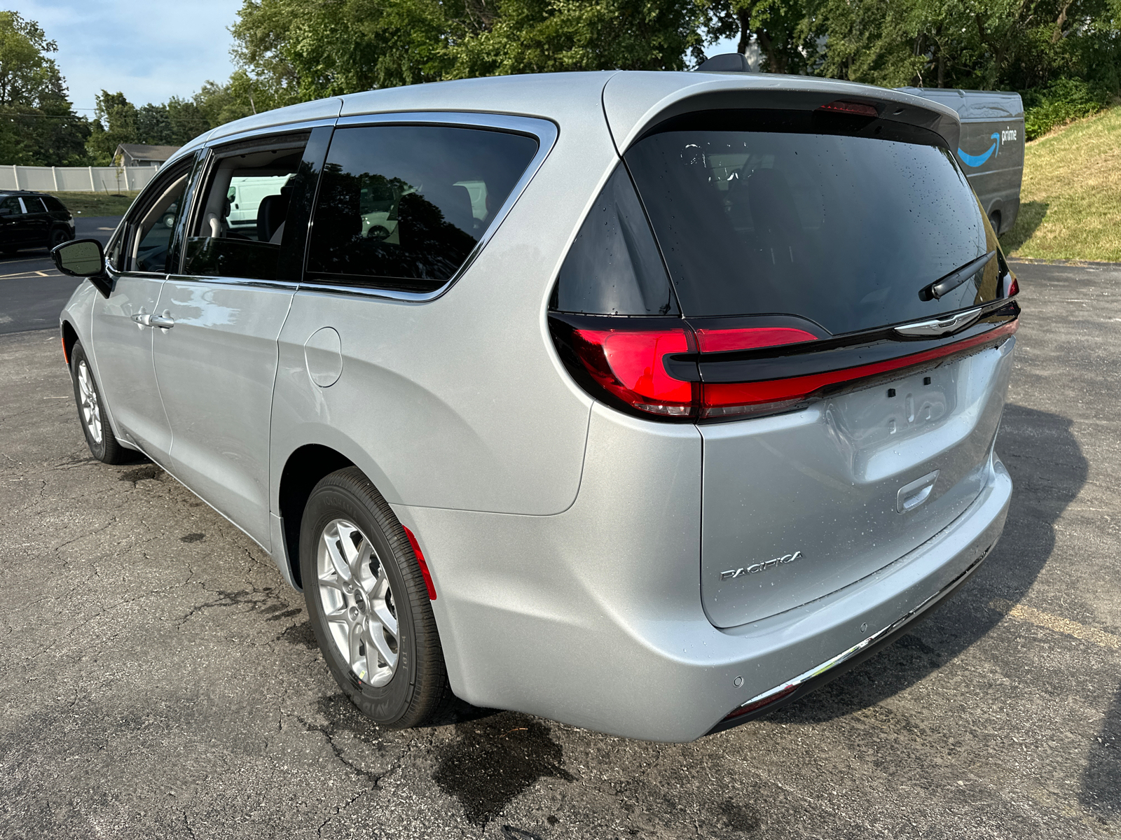 2024 Chrysler Pacifica Touring L 8