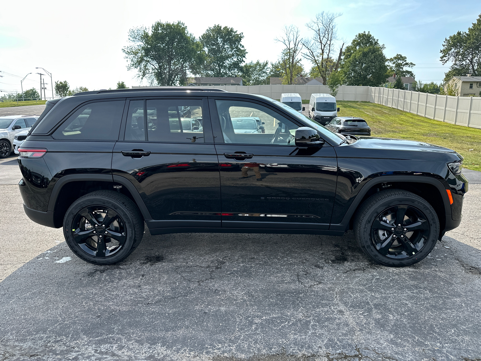 2024 Jeep Grand Cherokee Altitude X 5