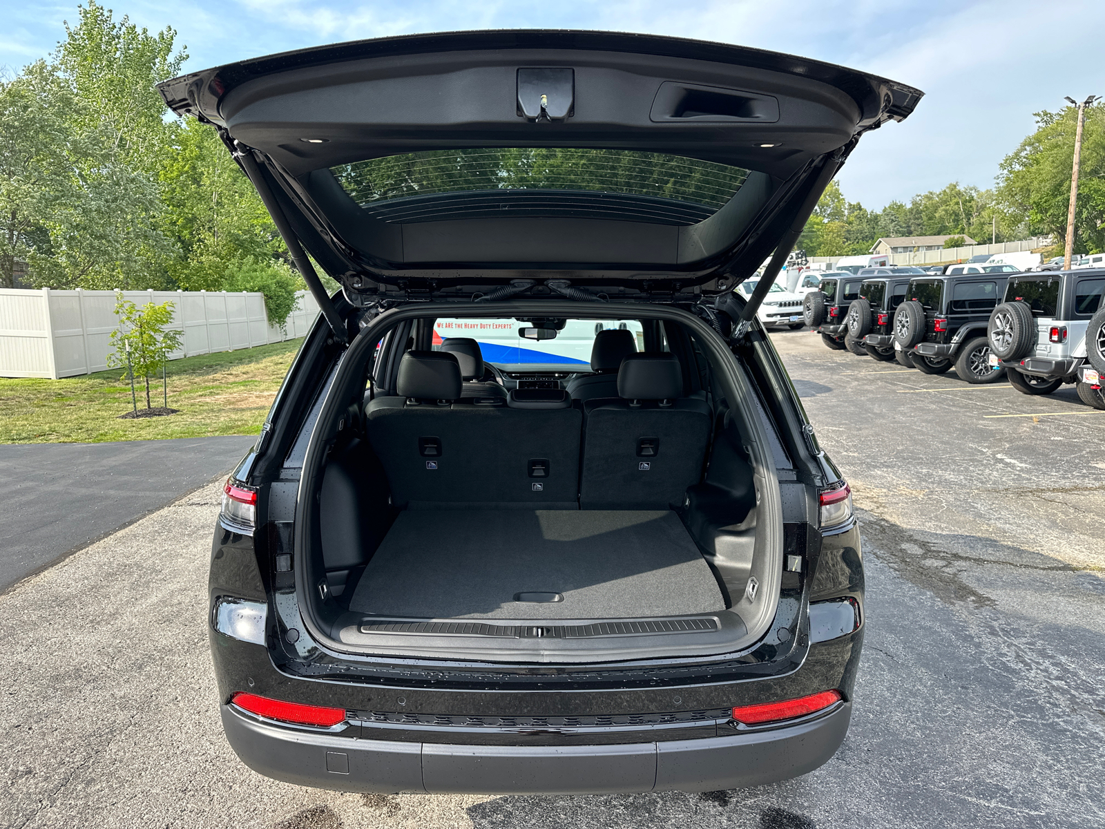 2024 Jeep Grand Cherokee Altitude X 9