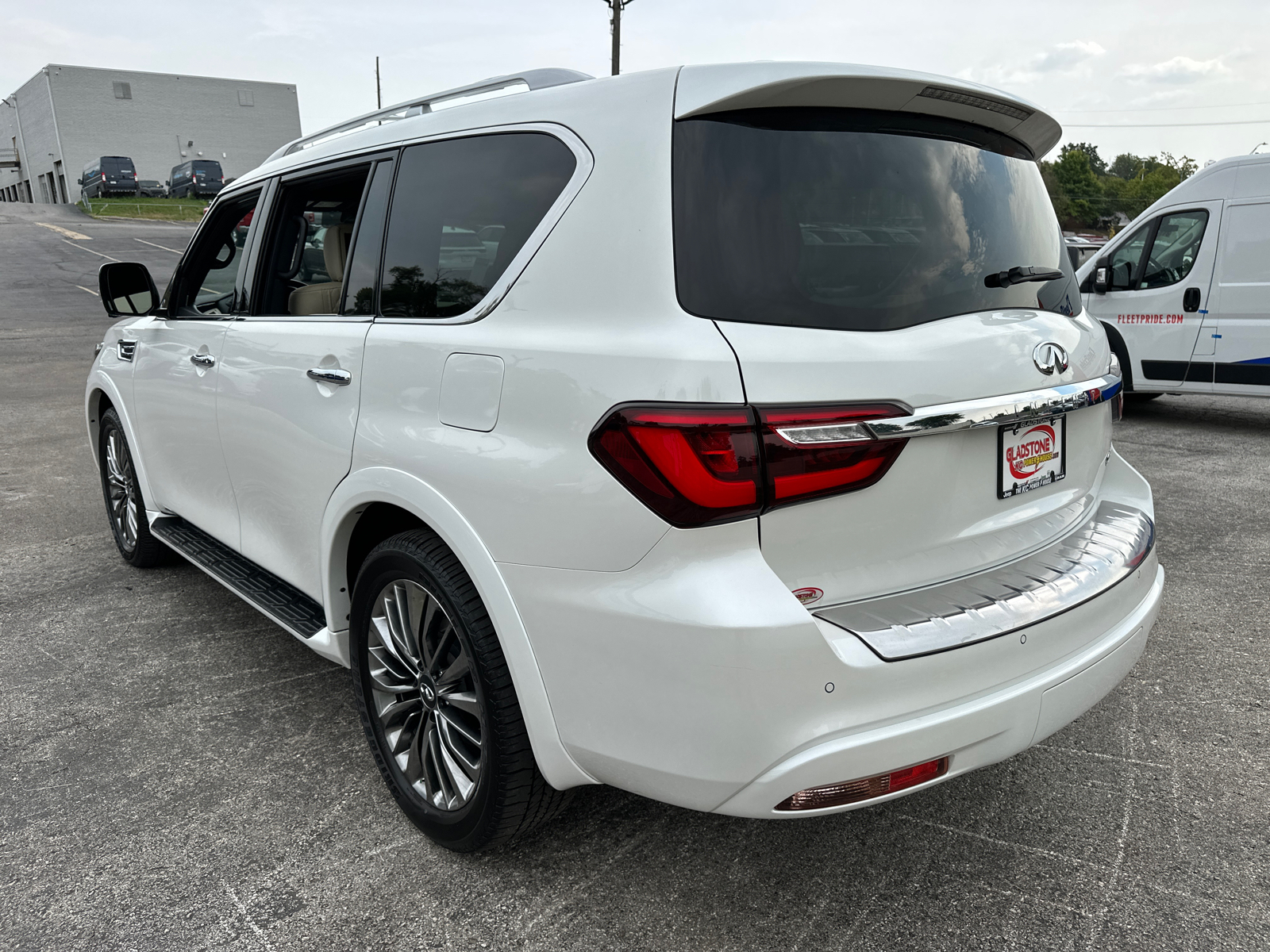 2021 INFINITI QX80 Sensory 8