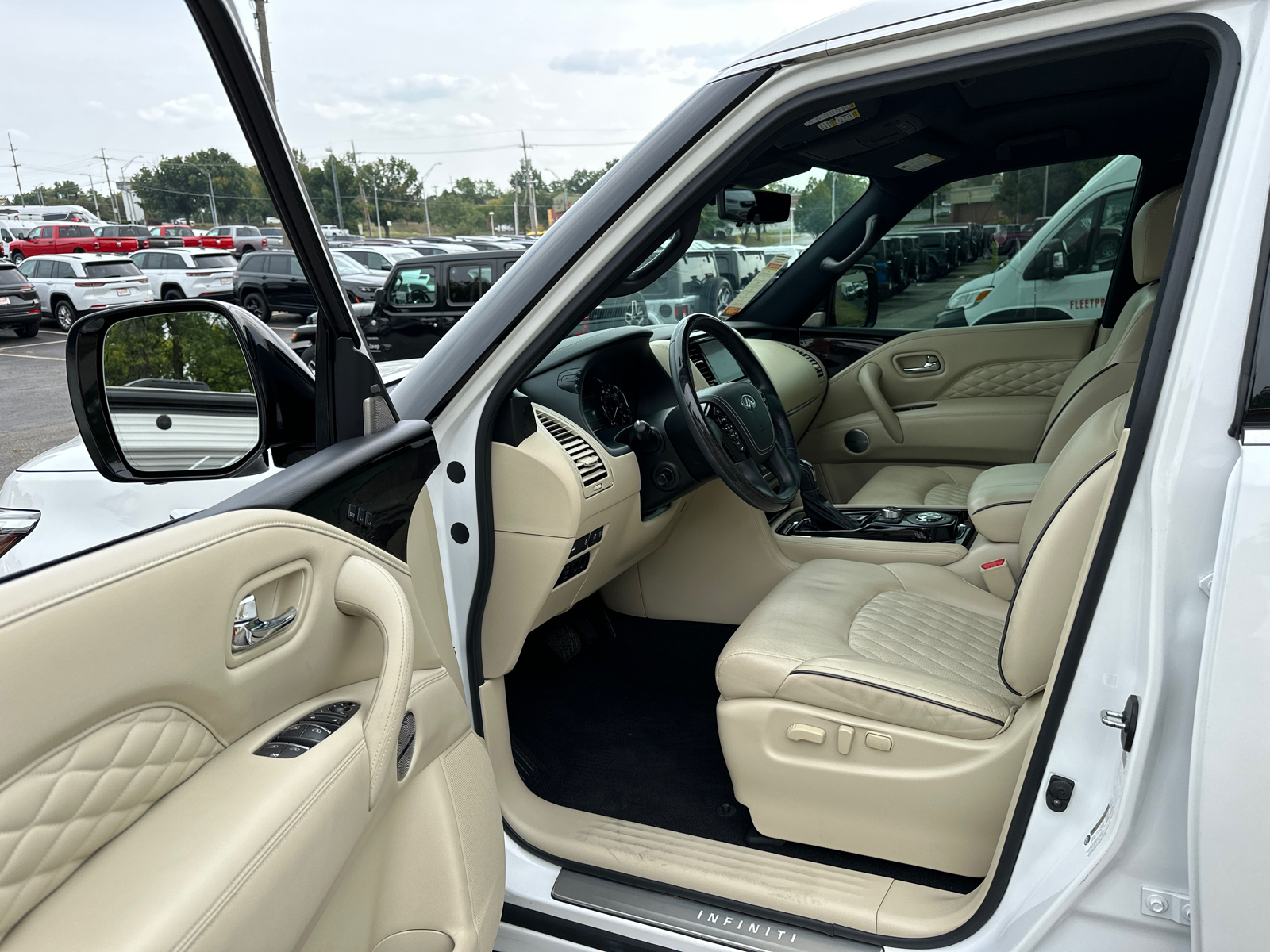 2021 INFINITI QX80 Sensory 44