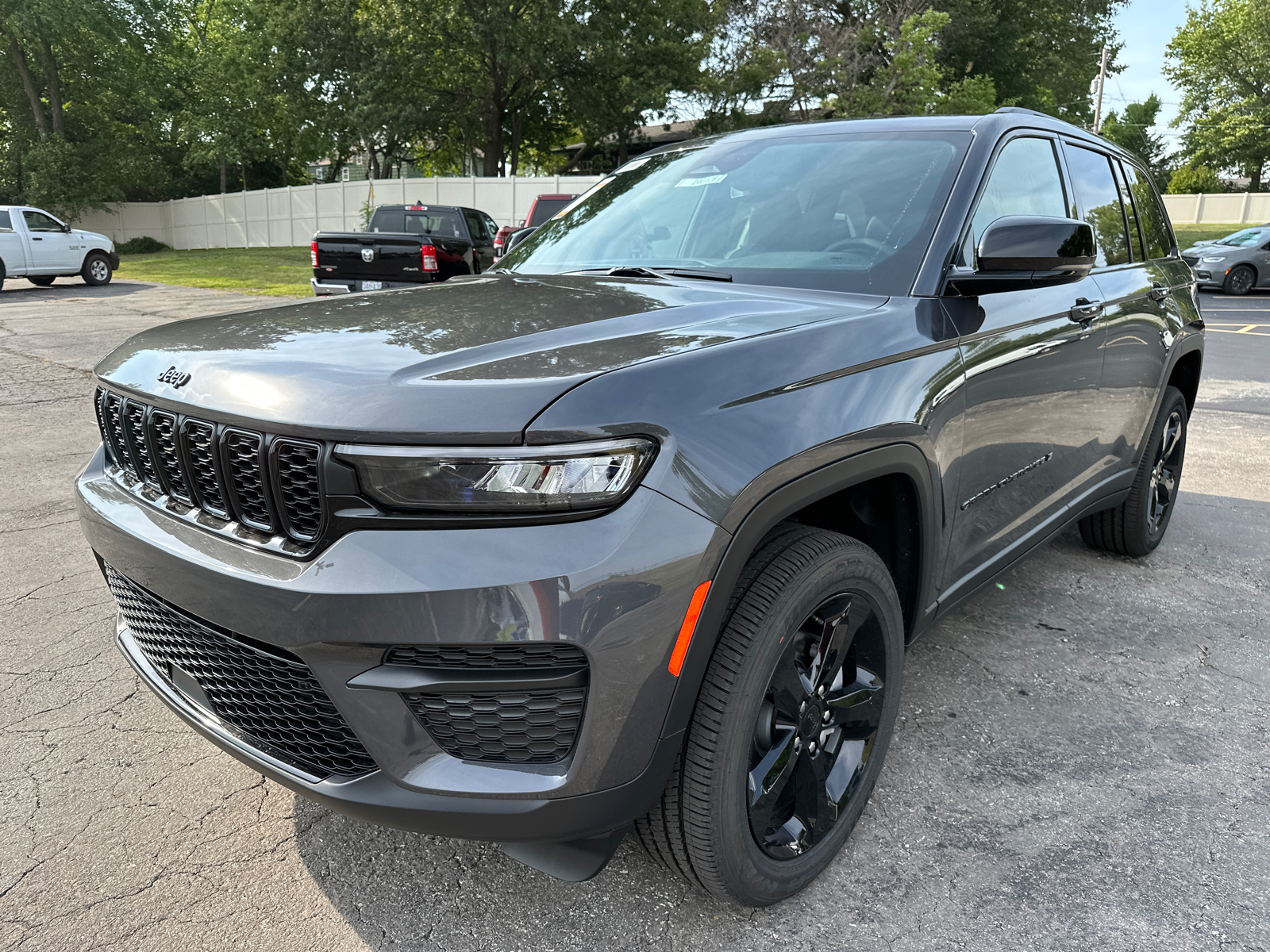 2024 Jeep Grand Cherokee Altitude X 2