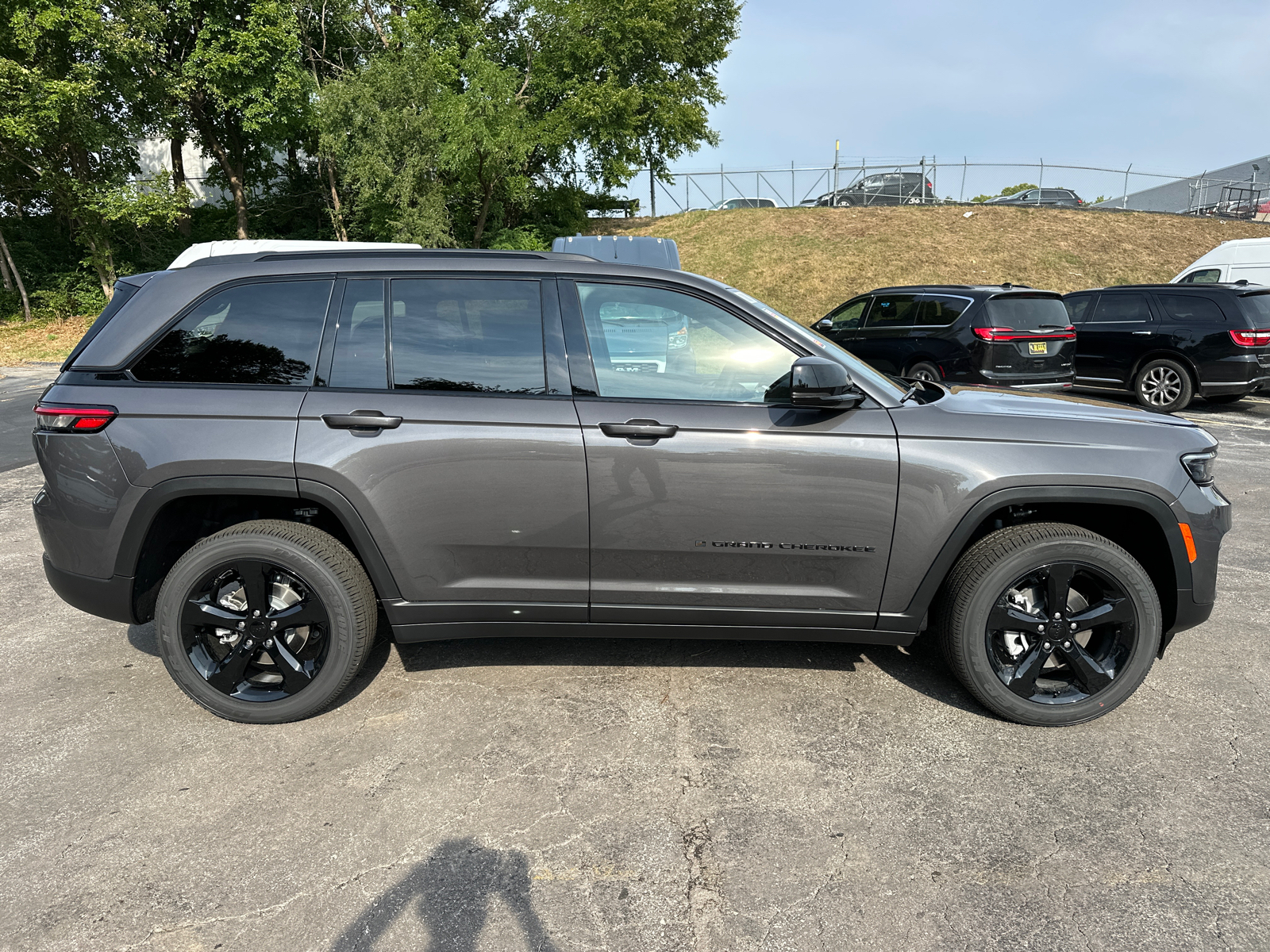 2024 Jeep Grand Cherokee Altitude X 5